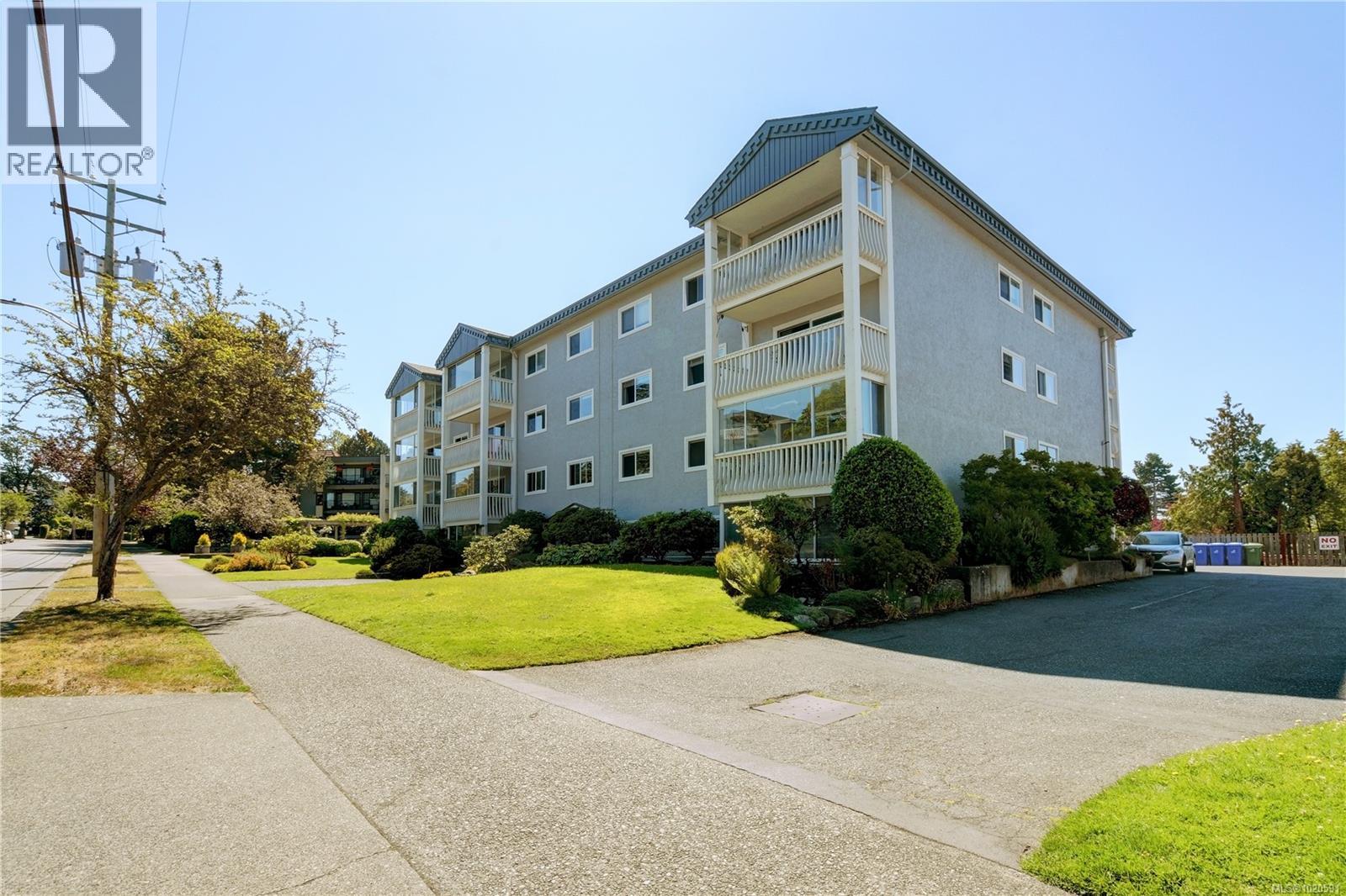 403 1115 Rockland Ave, Victoria, British Columbia  V8V 3H8 - Photo 2 - 1020591