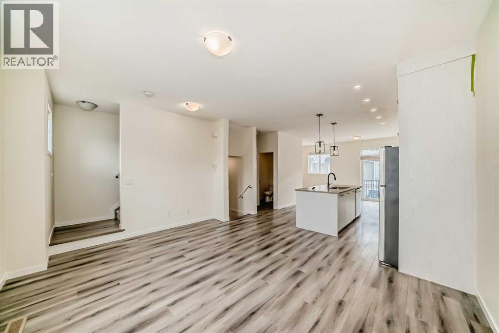 203 South Point Park Sw, Airdrie, Alberta  T4B 5G8 - Photo 12 - A2264535