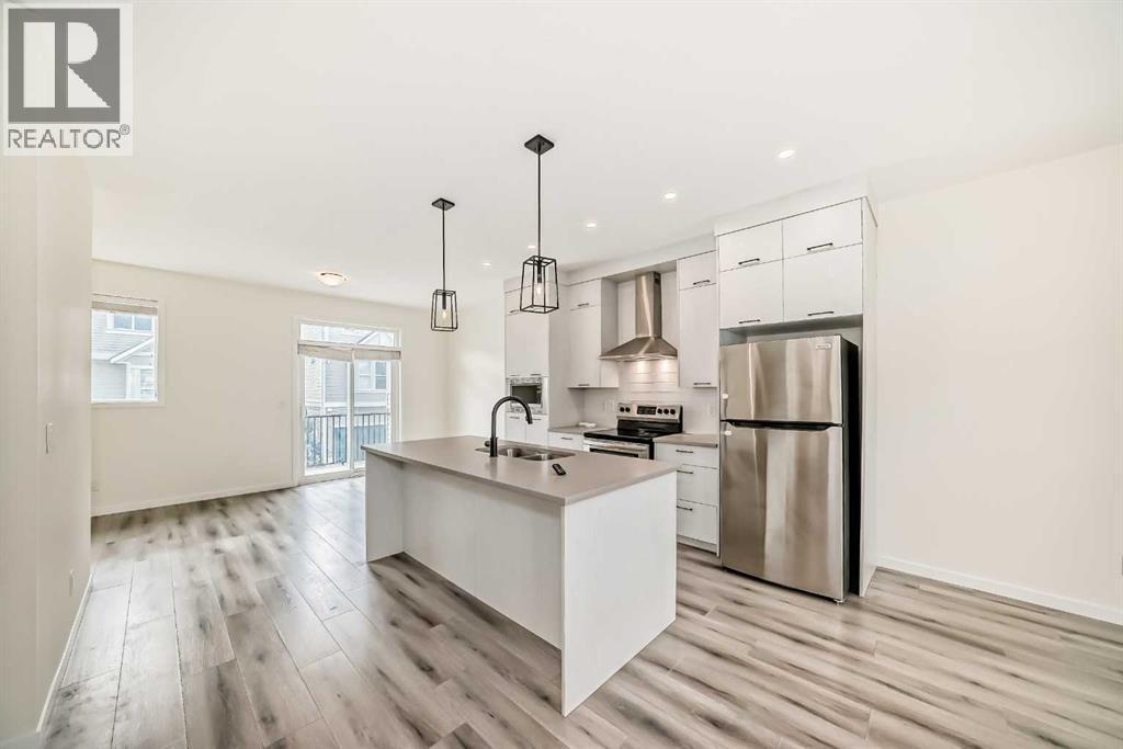 203 South Point Park Sw, Airdrie, Alberta  T4B 5G8 - Photo 7 - A2264535