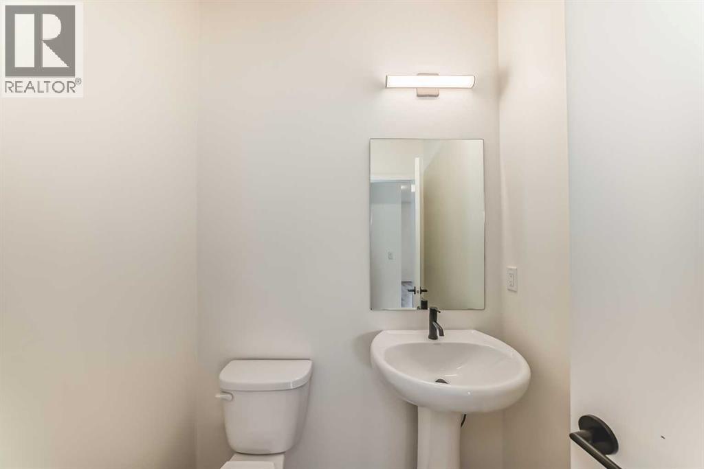 203 South Point Park Sw, Airdrie, Alberta  T4B 5G8 - Photo 20 - A2264535