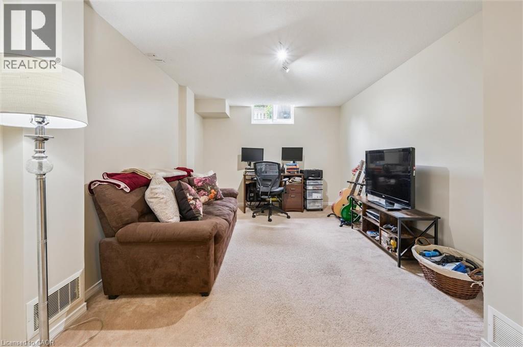 747 Fairway Court, Kitchener, Ontario  N2A 4B4 - Photo 28 - 40773868