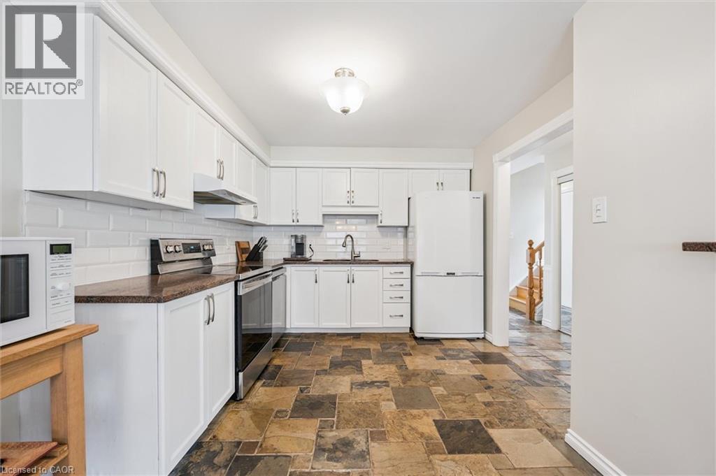 747 Fairway Court, Kitchener, Ontario  N2A 4B4 - Photo 8 - 40773868