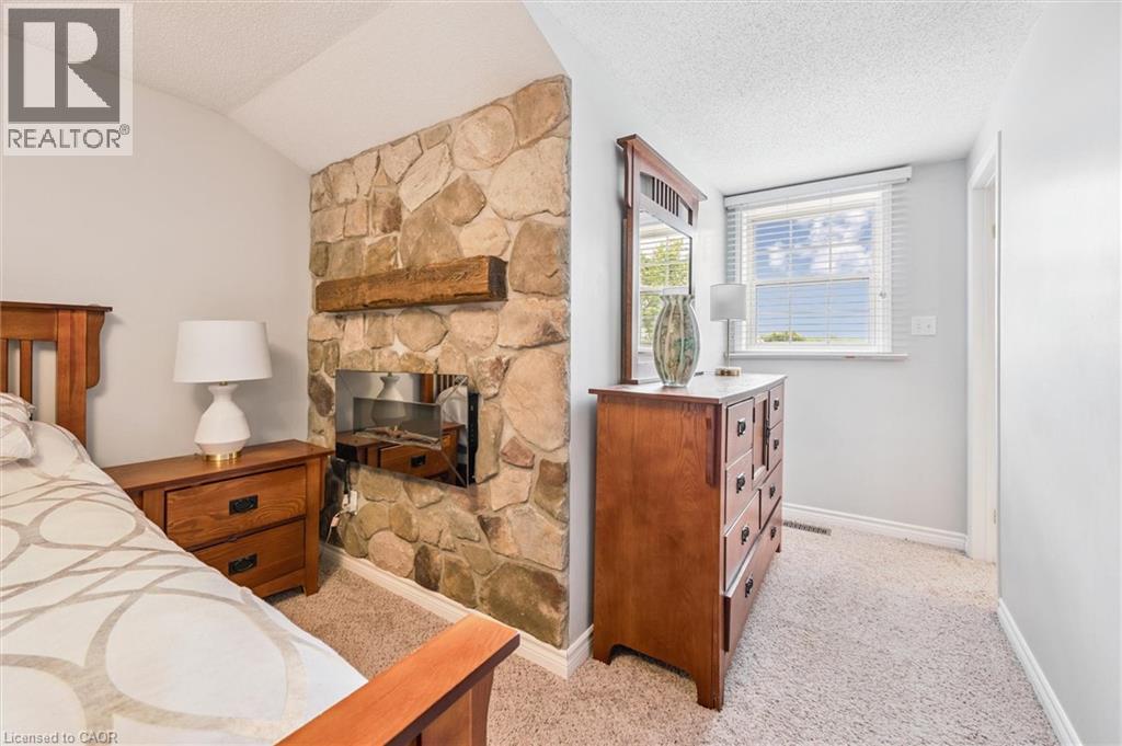 747 Fairway Court, Kitchener, Ontario  N2A 4B4 - Photo 19 - 40773868