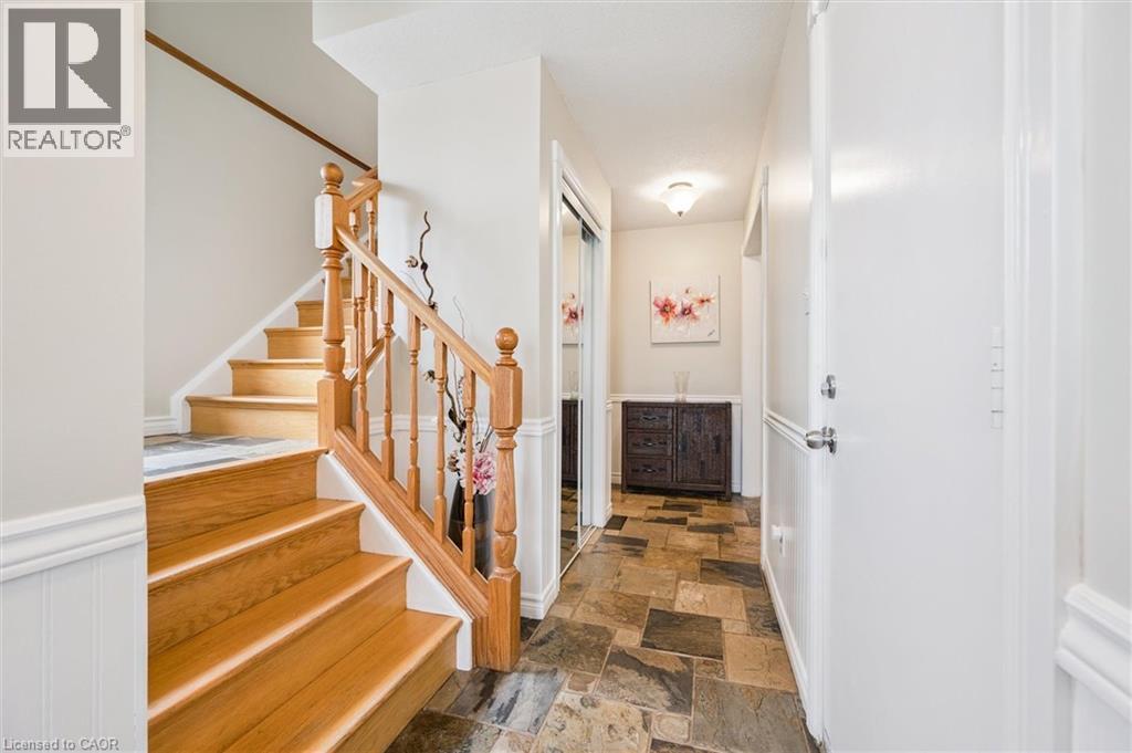 747 Fairway Court, Kitchener, Ontario  N2A 4B4 - Photo 5 - 40773868