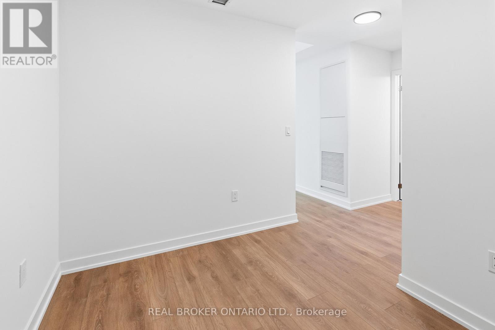 520 - 1037 The Queensway, Toronto, Ontario M8Z 6C7 - Photo 11 - W12552758