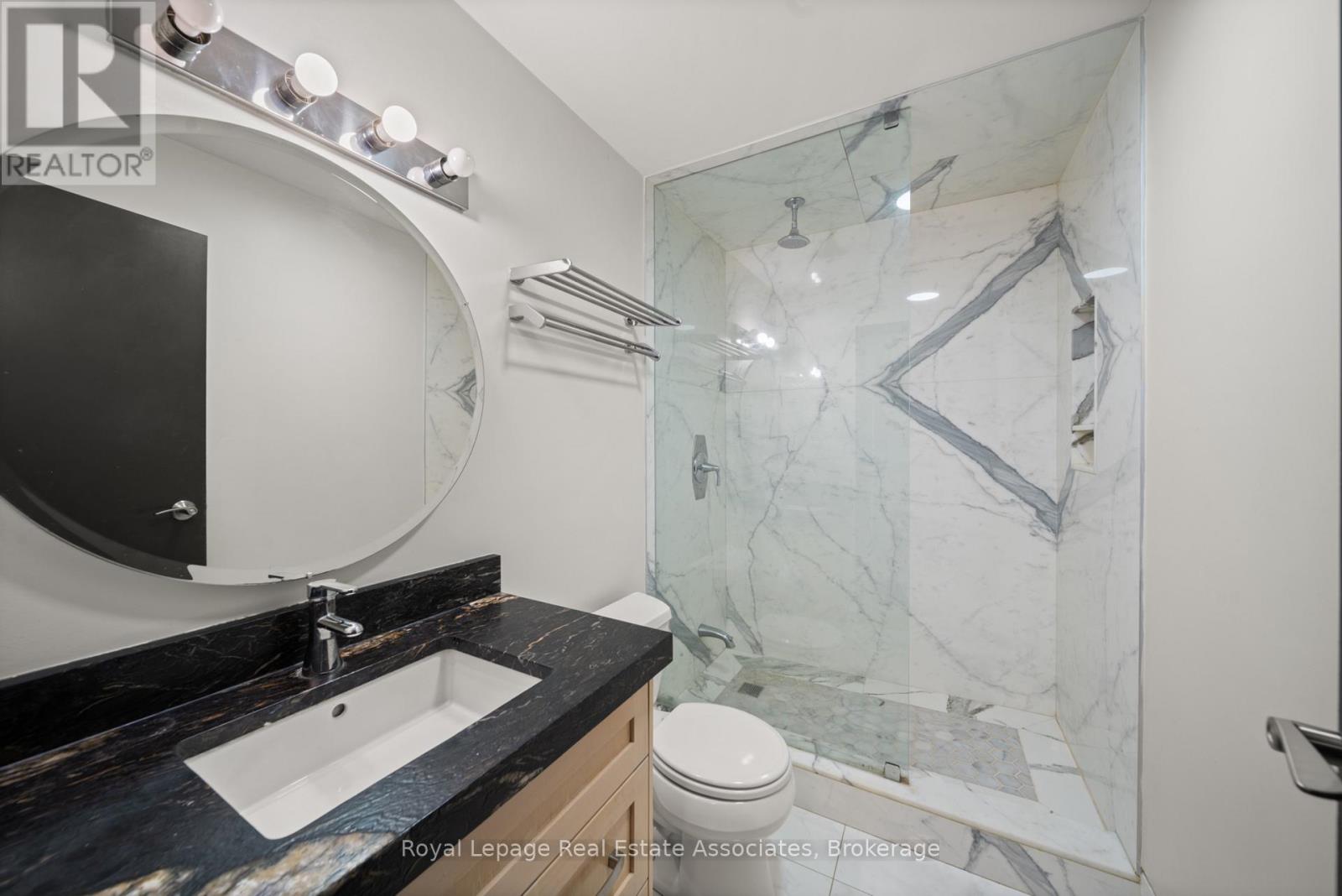 531 Runnymede Road, Toronto, Ontario  M6S 2Z8 - Photo 11 - W12552806