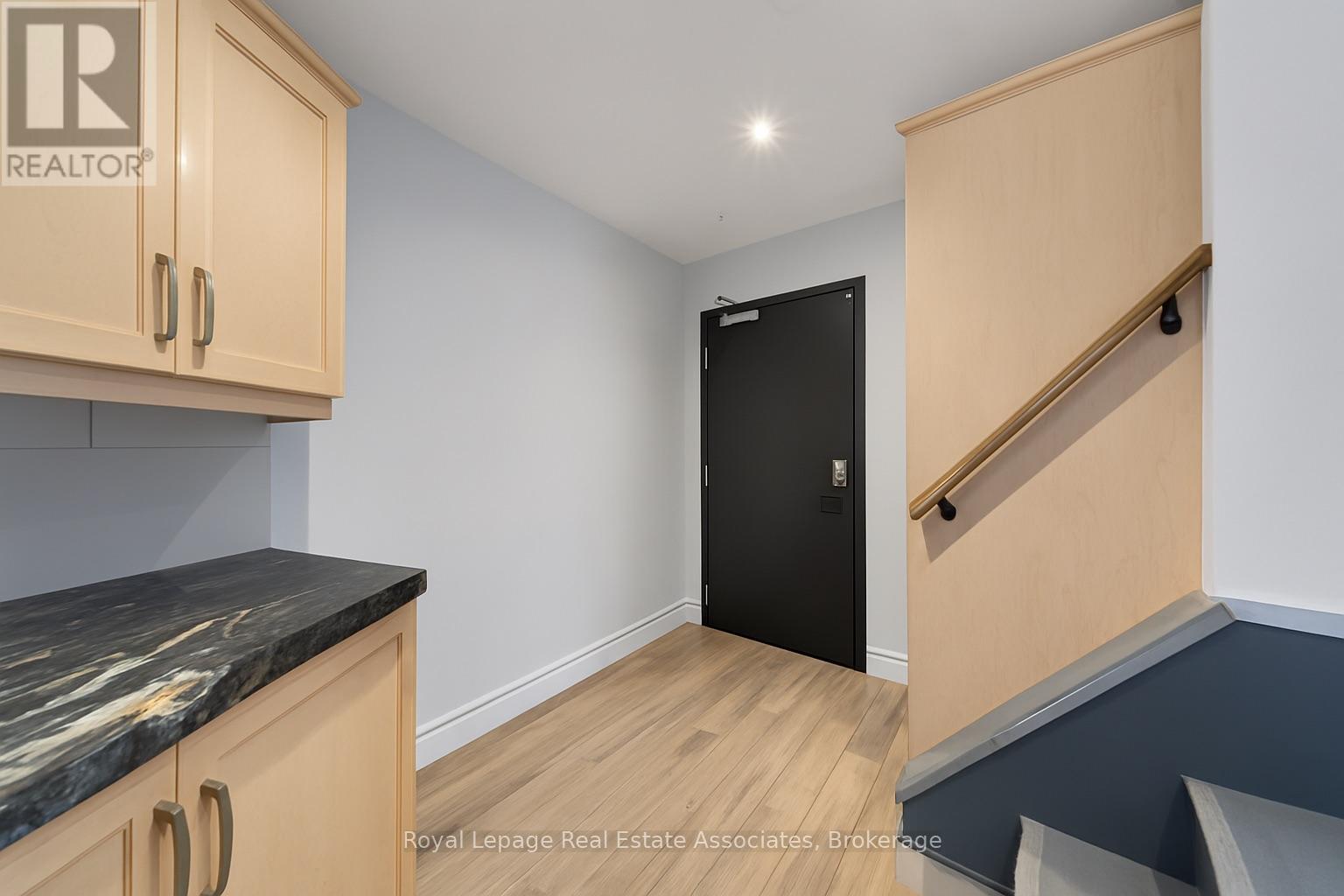 531 Runnymede Road, Toronto, Ontario  M6S 2Z8 - Photo 23 - W12552806