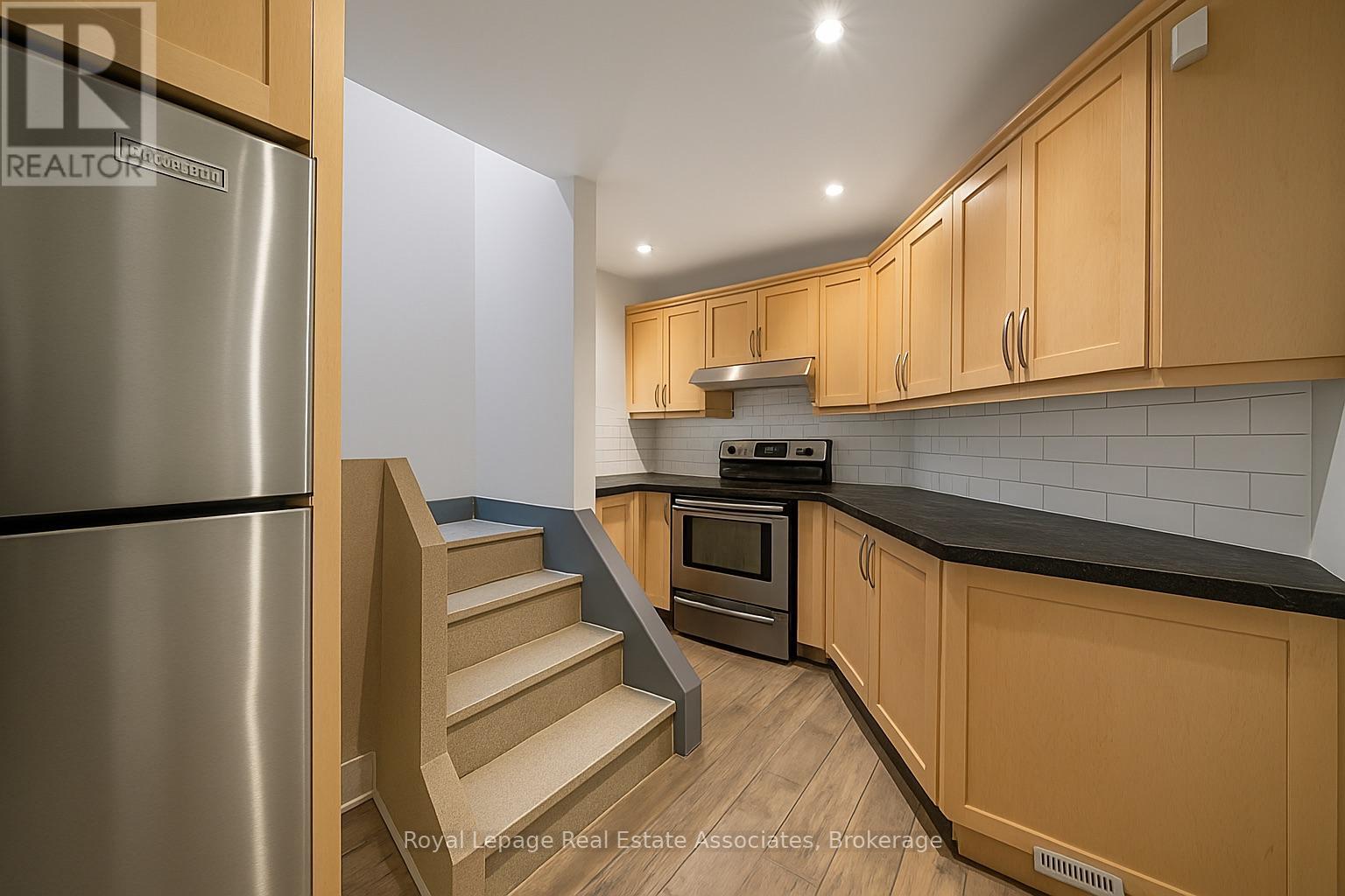 531 Runnymede Road, Toronto, Ontario  M6S 2Z8 - Photo 24 - W12552806