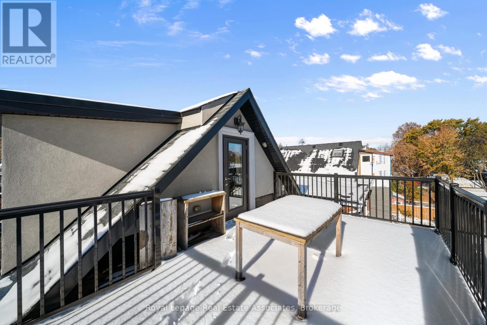 531 Runnymede Road, Toronto, Ontario  M6S 2Z8 - Photo 31 - W12552806