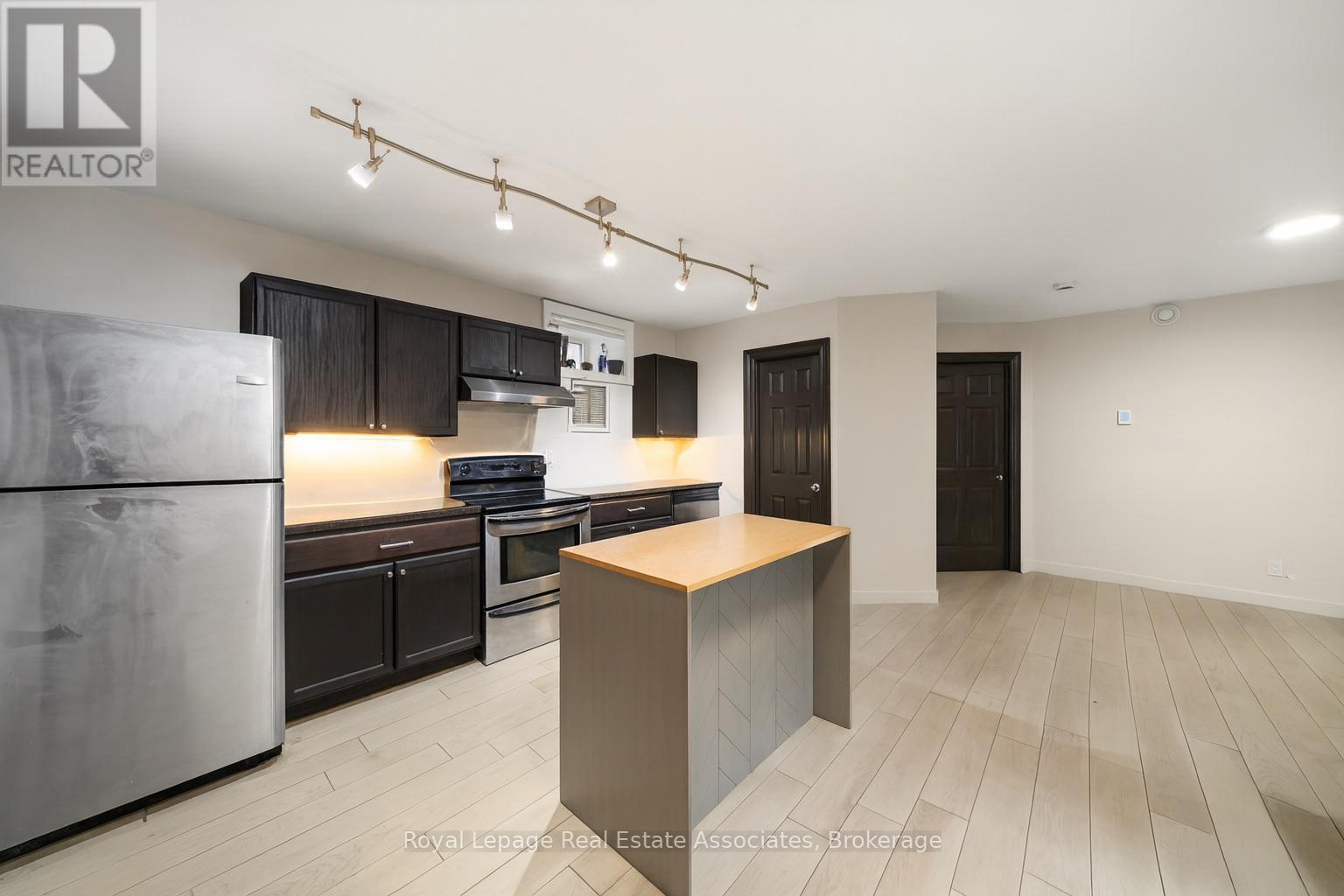 531 Runnymede Road, Toronto, Ontario  M6S 2Z8 - Photo 35 - W12552806