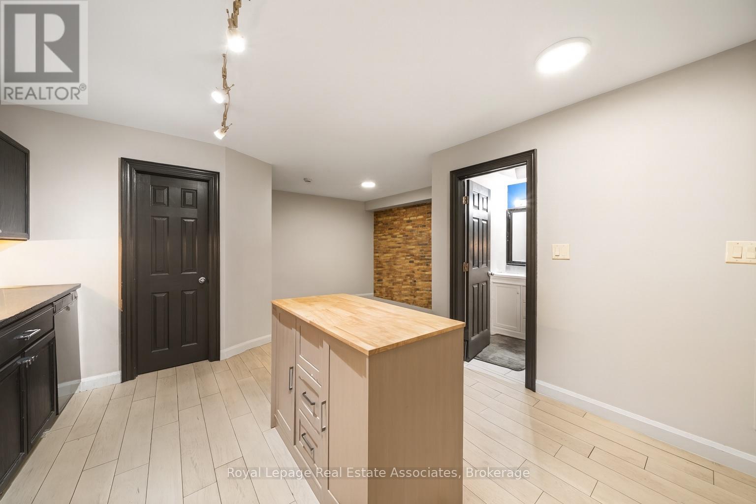 531 Runnymede Road, Toronto, Ontario  M6S 2Z8 - Photo 36 - W12552806