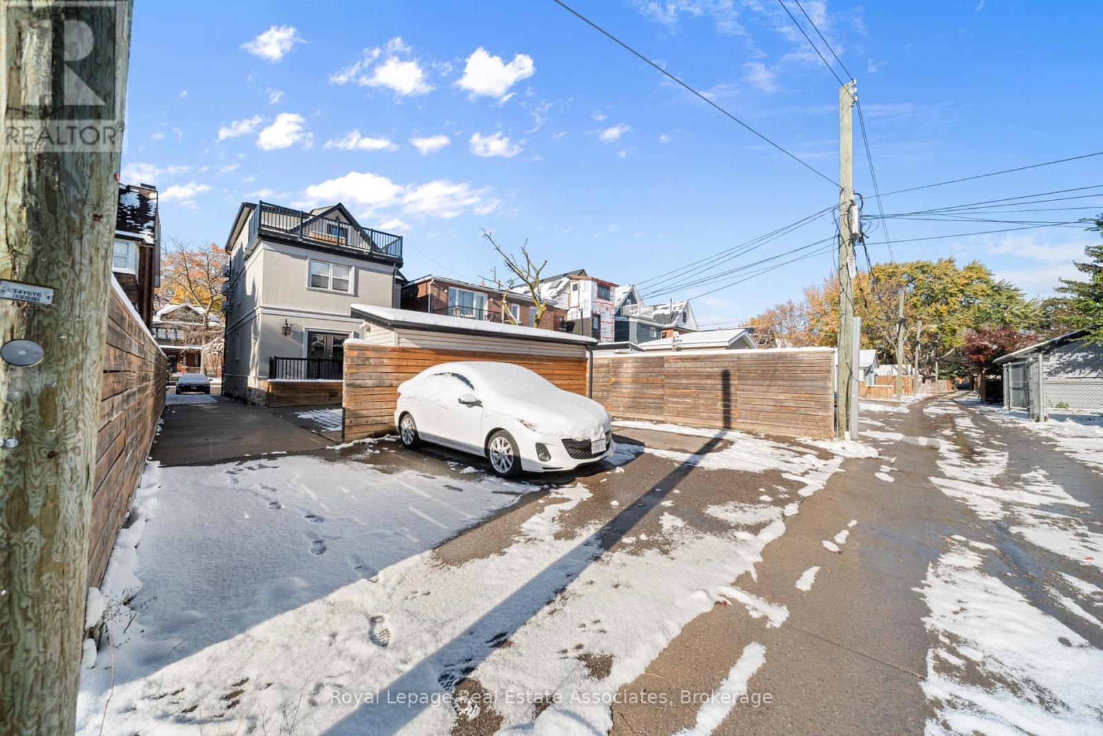 531 Runnymede Road, Toronto, Ontario  M6S 2Z8 - Photo 43 - W12552806