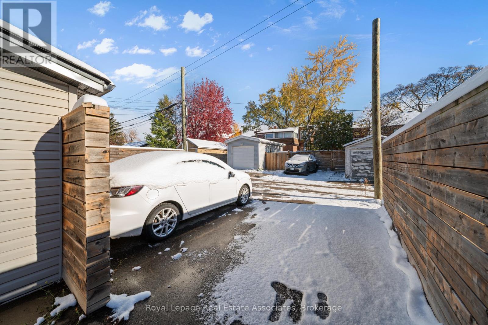 531 Runnymede Road, Toronto, Ontario  M6S 2Z8 - Photo 44 - W12552806