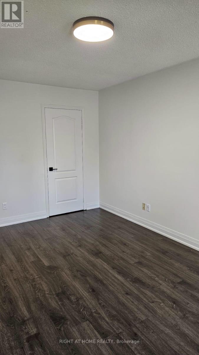 Upper Levels - 2330 Credit Valley Road, Mississauga, Ontario  L5M 4C9 - Photo 10 - W12552824