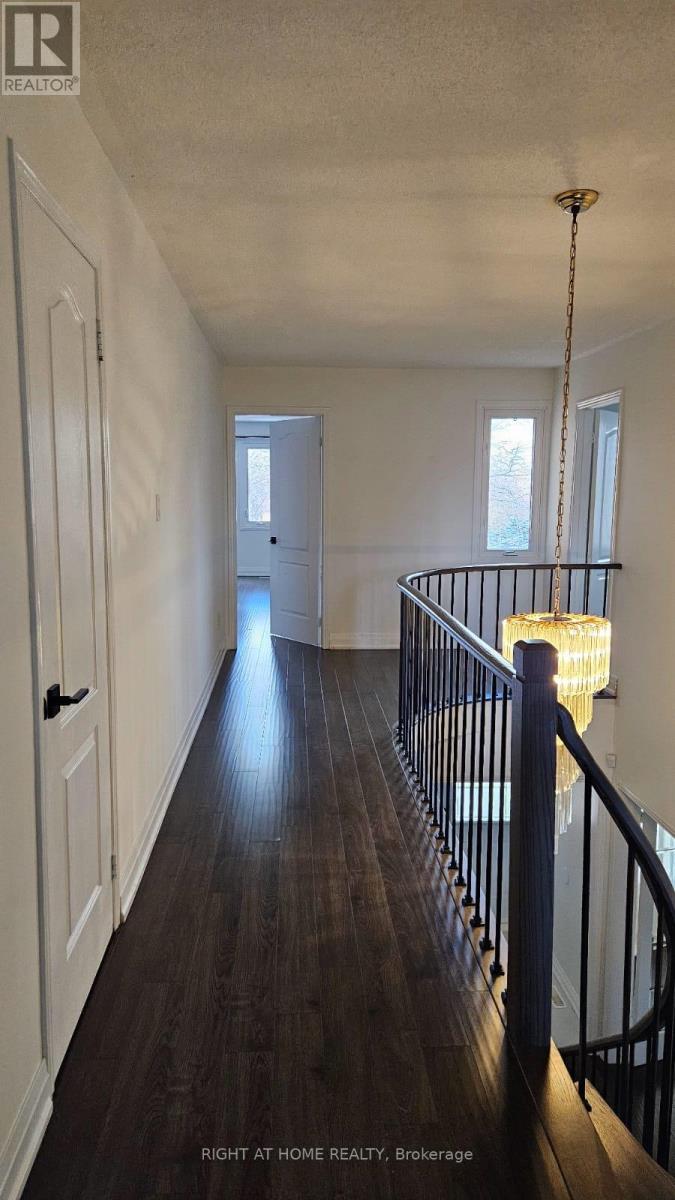 Upper Levels - 2330 Credit Valley Road, Mississauga, Ontario  L5M 4C9 - Photo 11 - W12552824