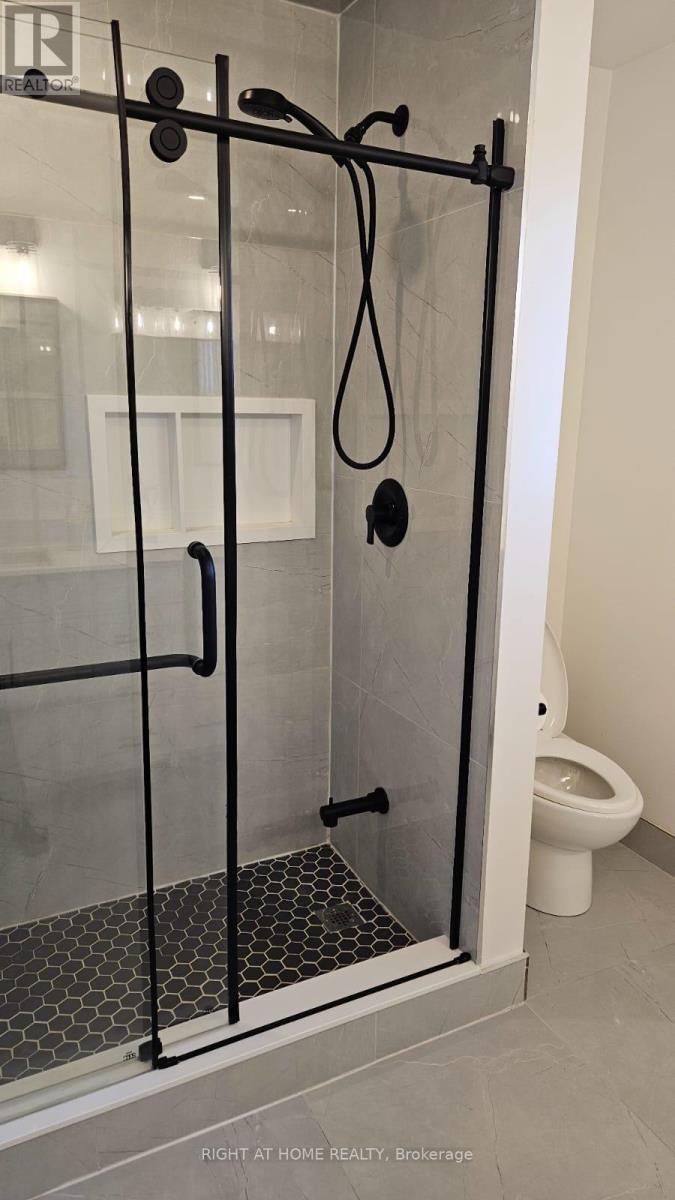 Upper Levels - 2330 Credit Valley Road, Mississauga, Ontario  L5M 4C9 - Photo 12 - W12552824