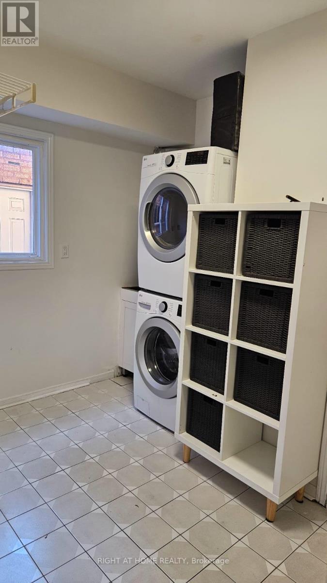 Upper Levels - 2330 Credit Valley Road, Mississauga, Ontario  L5M 4C9 - Photo 16 - W12552824