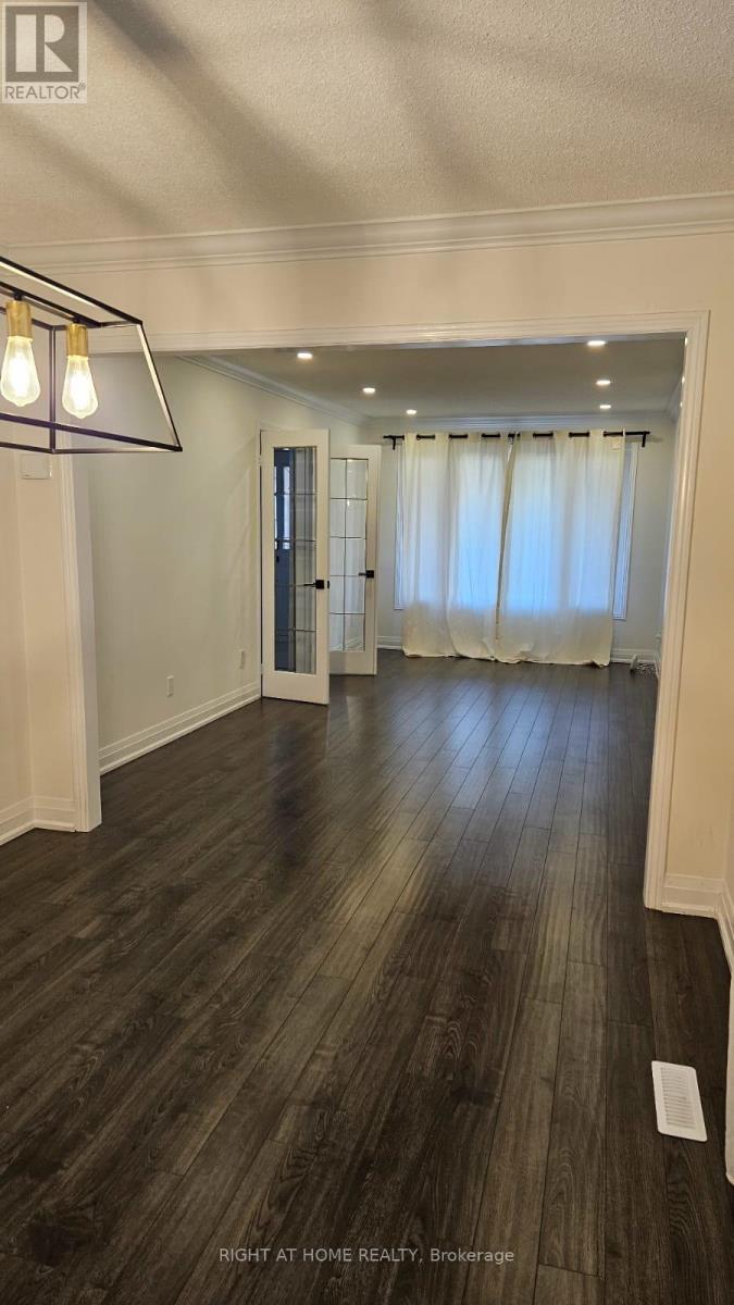 Upper Levels - 2330 Credit Valley Road, Mississauga, Ontario  L5M 4C9 - Photo 22 - W12552824