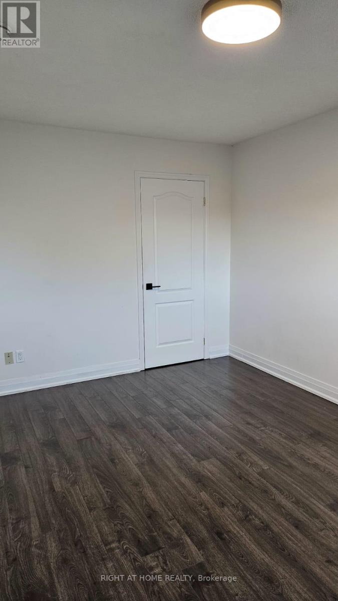 Upper Levels - 2330 Credit Valley Road, Mississauga, Ontario  L5M 4C9 - Photo 9 - W12552824