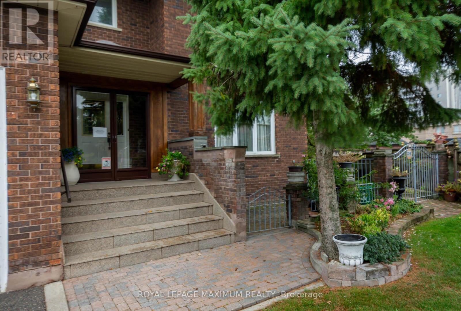 119 Glen Long Avenue, Toronto, Ontario  M6B 2M4 - Photo 3 - W12552826