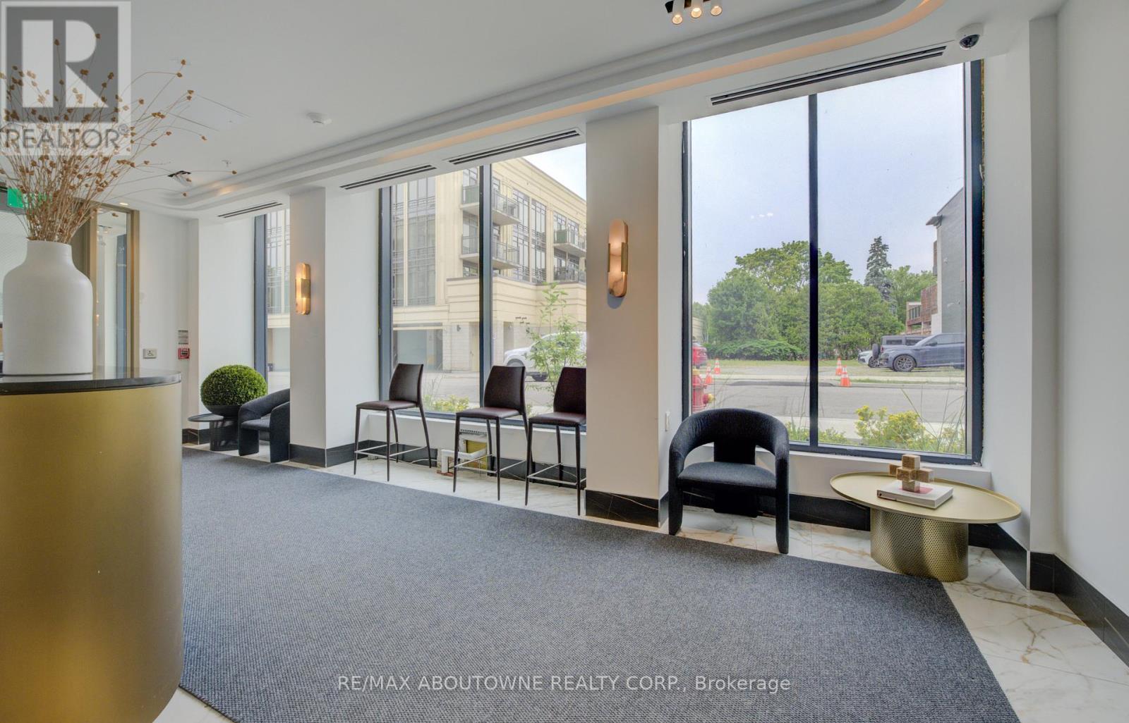 314 - 123 Maurice Drive, Oakville, Ontario  L6K 2W6 - Photo 18 - W12552838