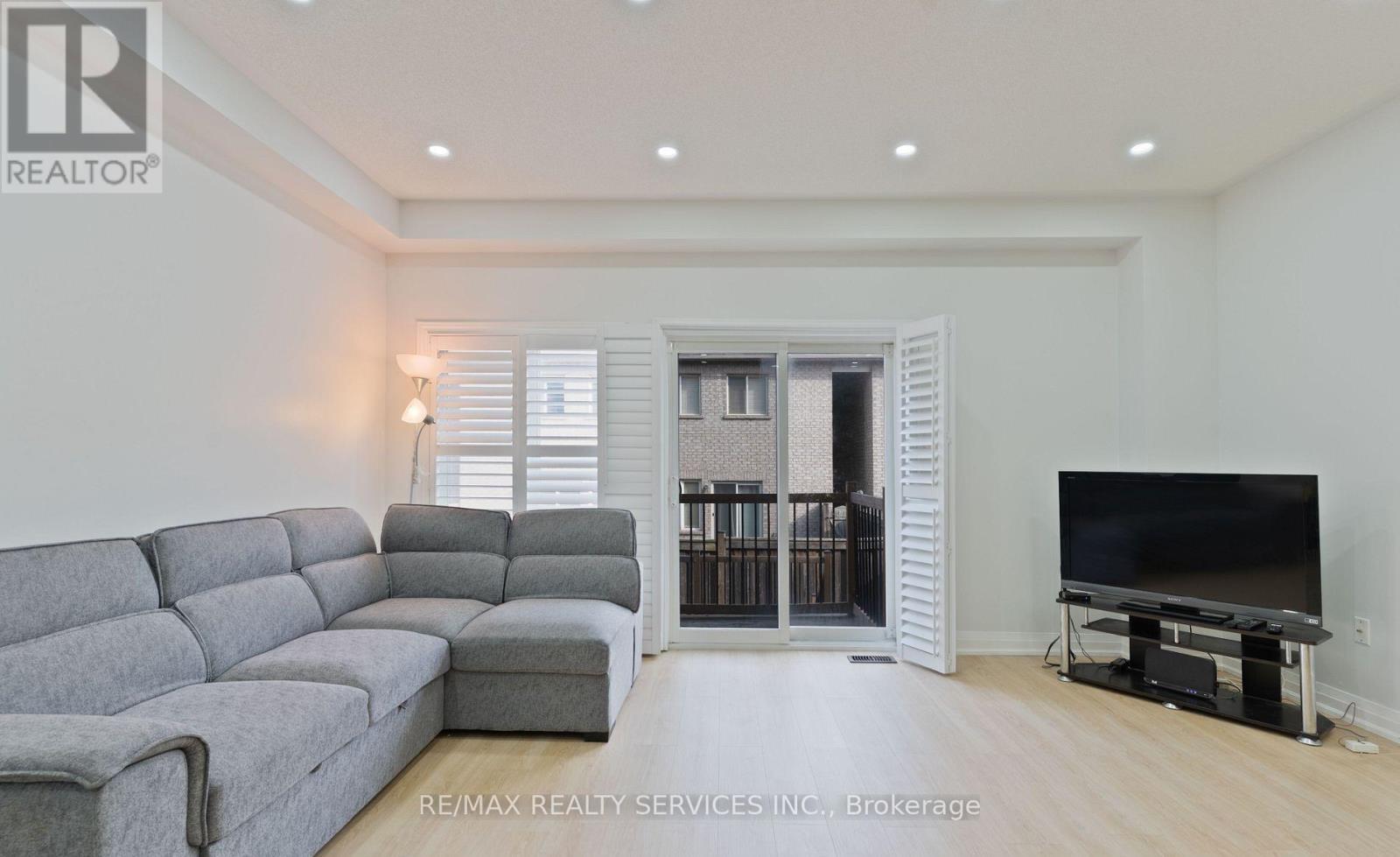 107 Frenchpark Circle, Brampton, Ontario  L6X 0Y5 - Photo 12 - W12552854