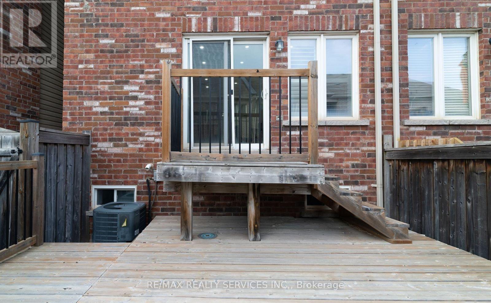 107 Frenchpark Circle, Brampton, Ontario  L6X 0Y5 - Photo 15 - W12552854