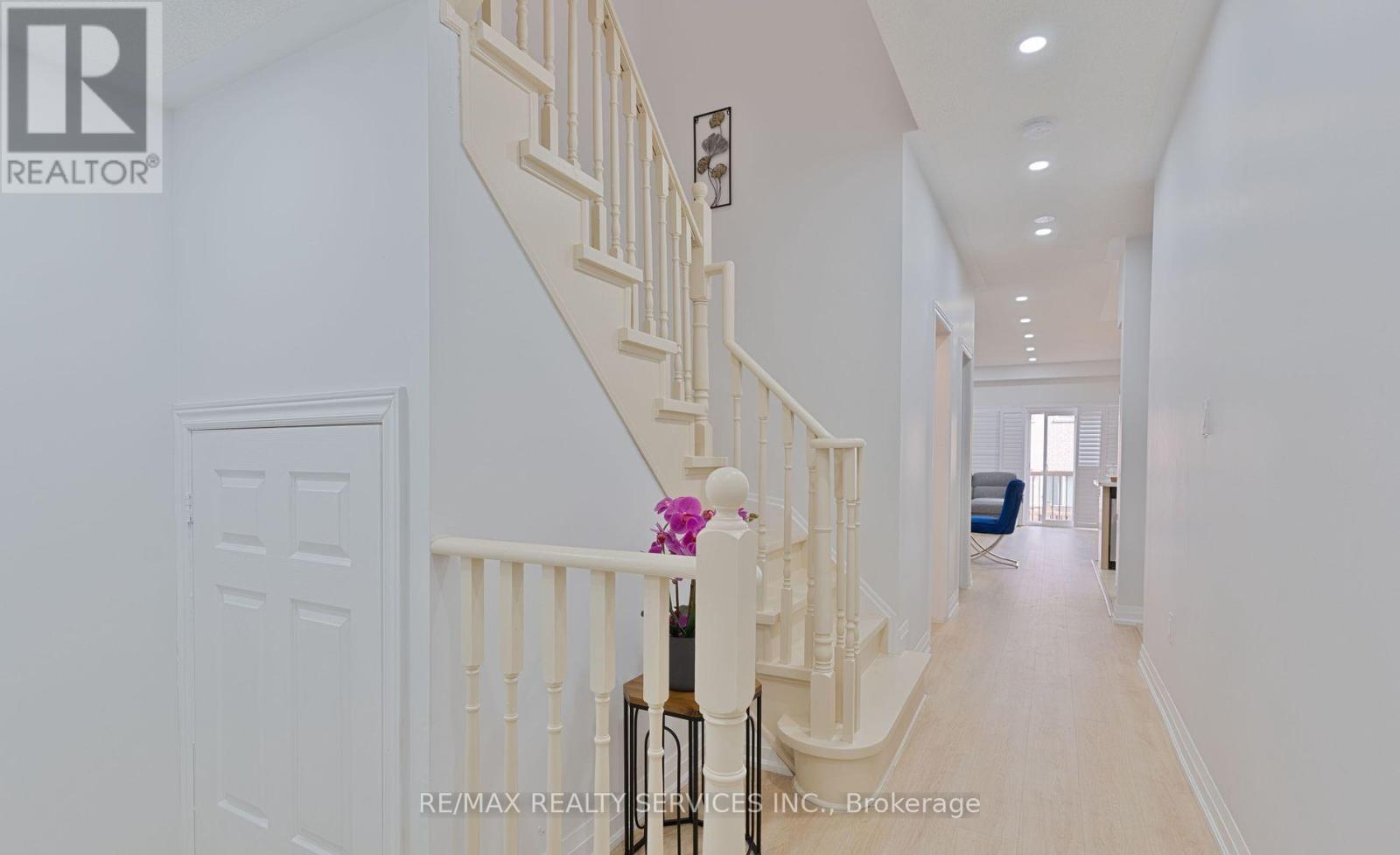 107 Frenchpark Circle, Brampton, Ontario  L6X 0Y5 - Photo 6 - W12552854