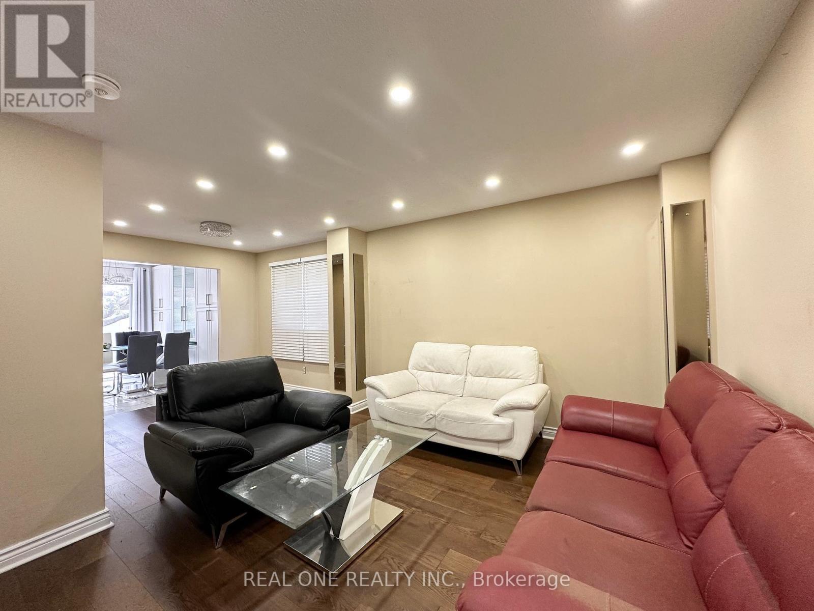 144 Clansman Trail, Mississauga, Ontario L4Z 3G8 - Photo 3 - W12552886