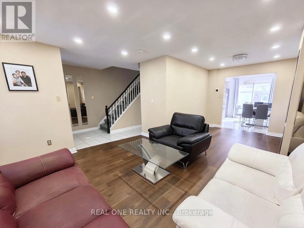 144 Clansman Trail, Mississauga, Ontario L4Z 3G8 - Photo 4 - W12552886