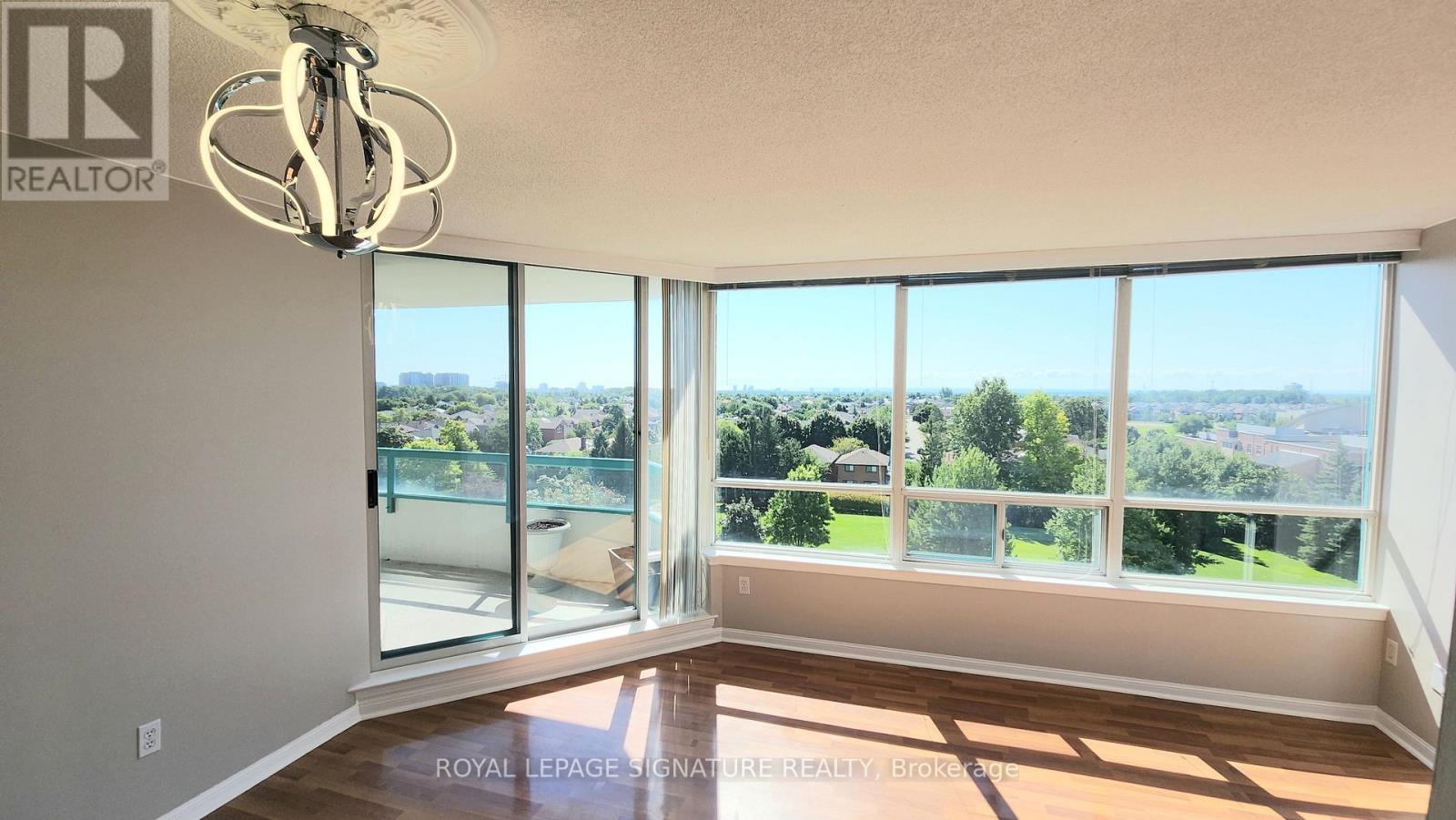 708 - 550 Webb Drive, Mississauga, Ontario  L5B 3Y4 - Photo 4 - W12552900