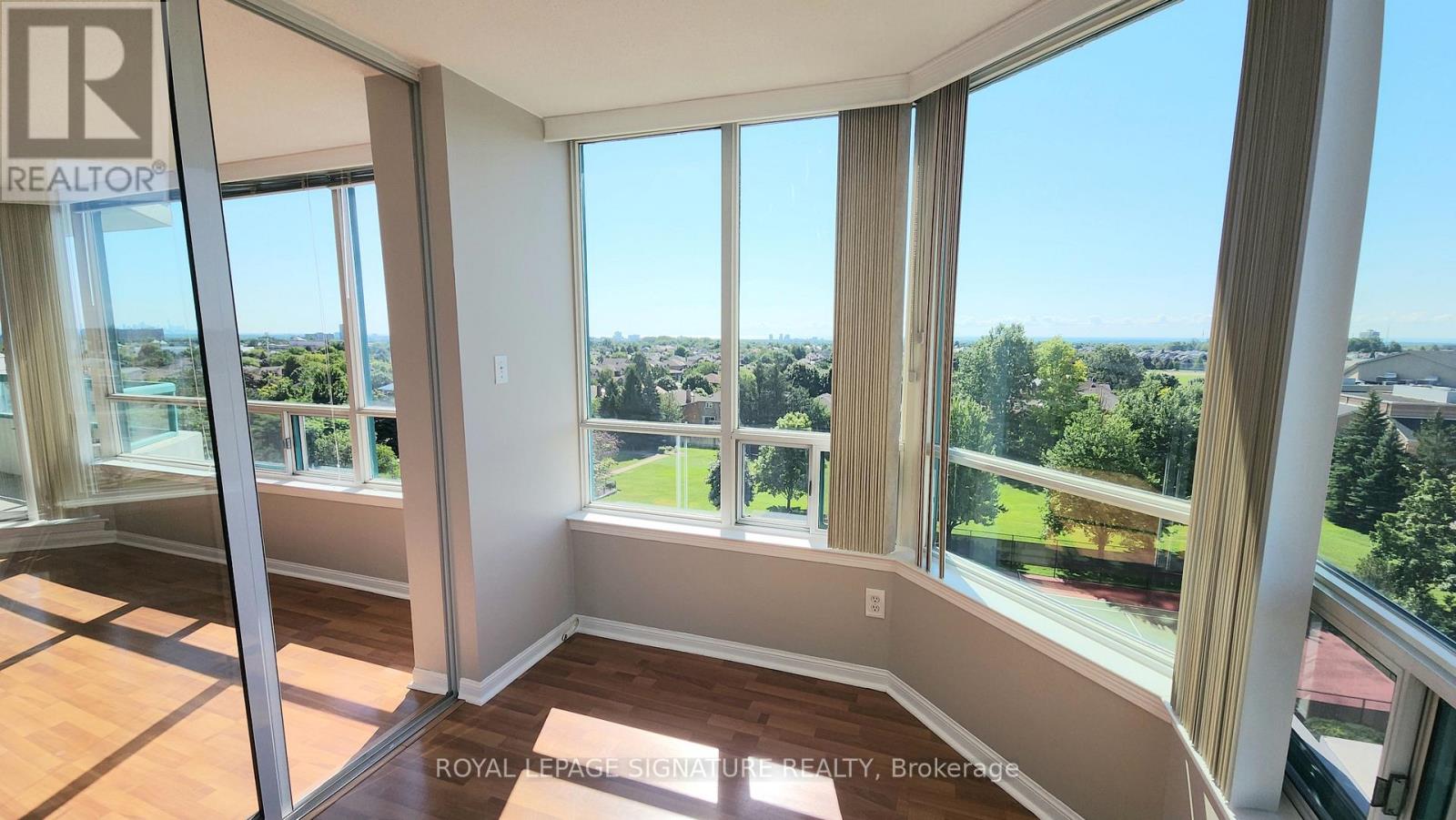 708 - 550 Webb Drive, Mississauga, Ontario  L5B 3Y4 - Photo 6 - W12552900