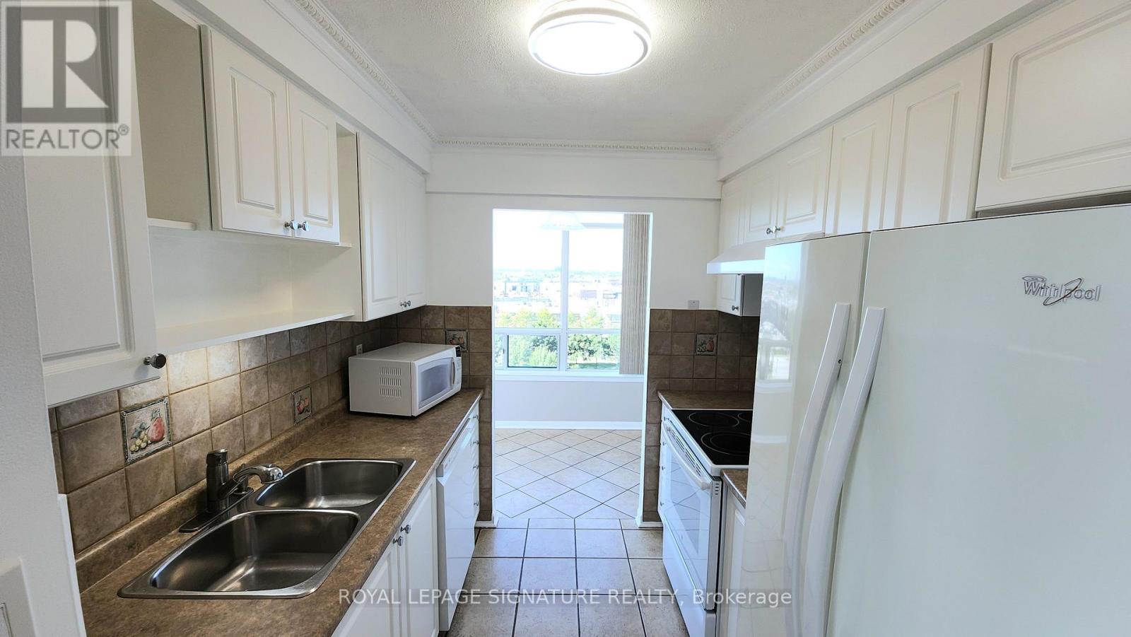 708 - 550 Webb Drive, Mississauga, Ontario  L5B 3Y4 - Photo 8 - W12552900