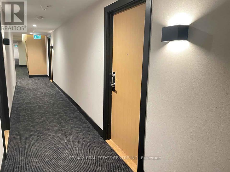 1302 - 2520 Eglinton Avenue W, Mississauga, Ontario  L5M 0Y4 - Photo 4 - W12552906