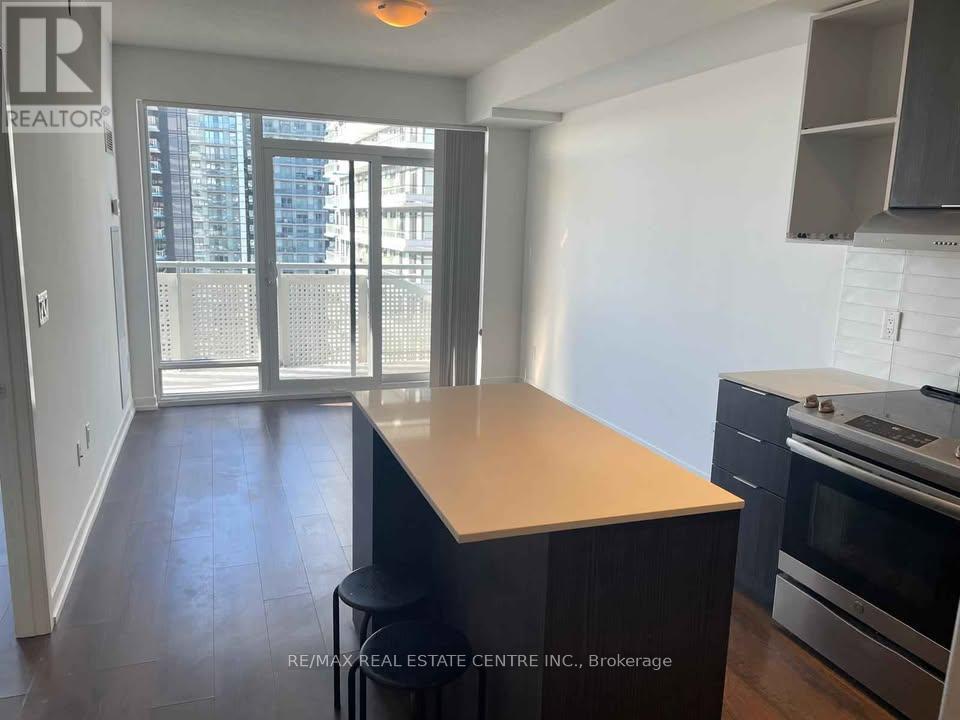 1302 - 2520 Eglinton Avenue W, Mississauga, Ontario  L5M 0Y4 - Photo 6 - W12552906