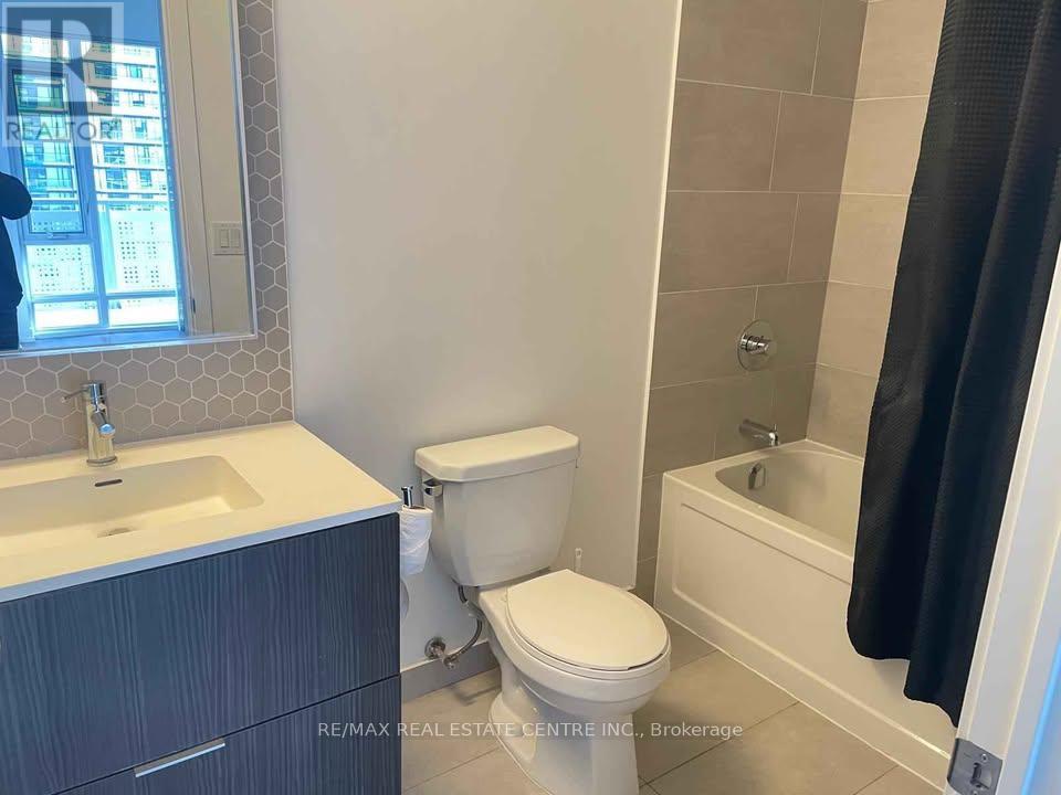 1302 - 2520 Eglinton Avenue W, Mississauga, Ontario  L5M 0Y4 - Photo 9 - W12552906