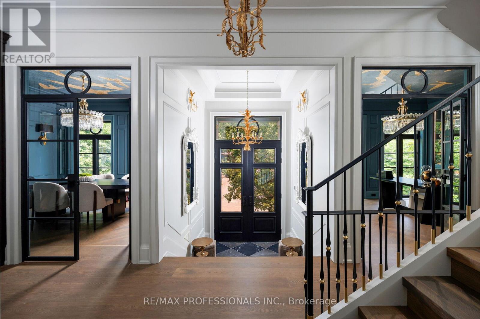 30 Dacre Crescent, Toronto, Ontario  M6S 2W1 - Photo 10 - W12552908