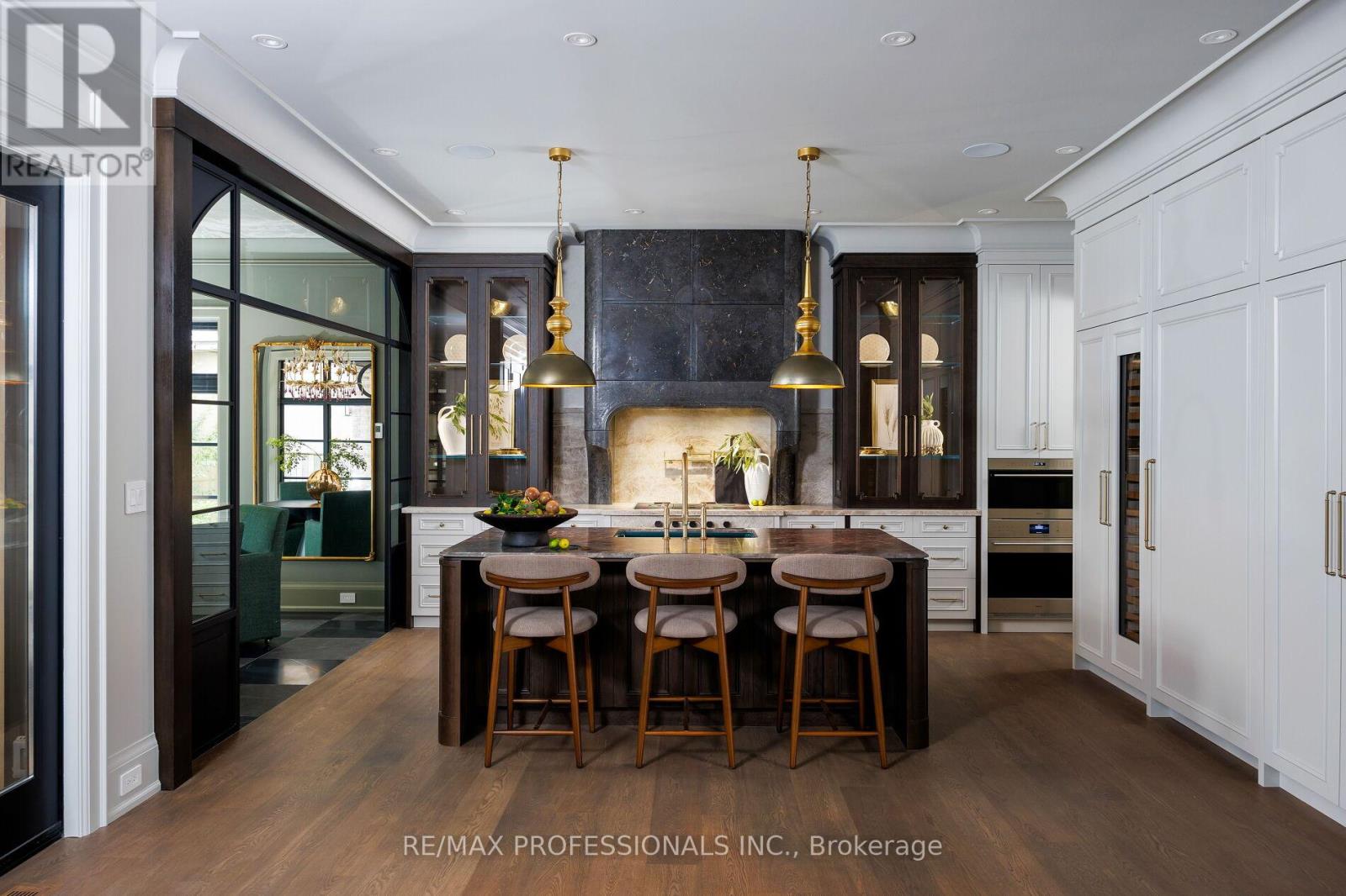 30 Dacre Crescent, Toronto, Ontario  M6S 2W1 - Photo 14 - W12552908