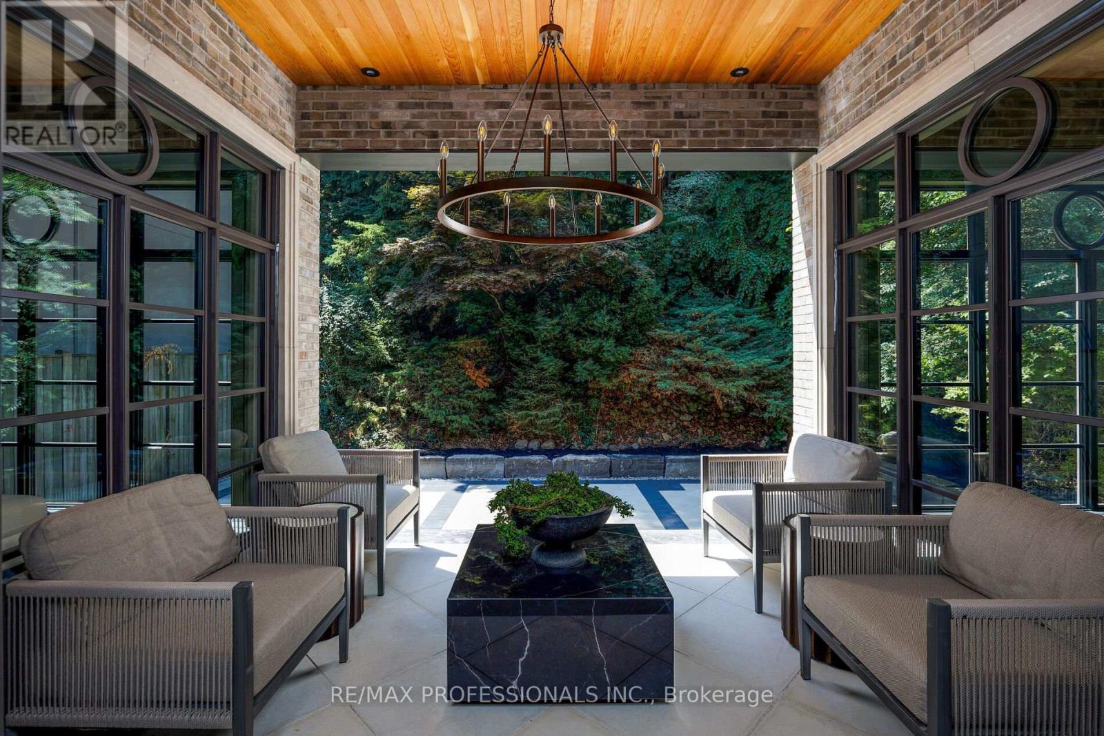 30 Dacre Crescent, Toronto, Ontario  M6S 2W1 - Photo 22 - W12552908