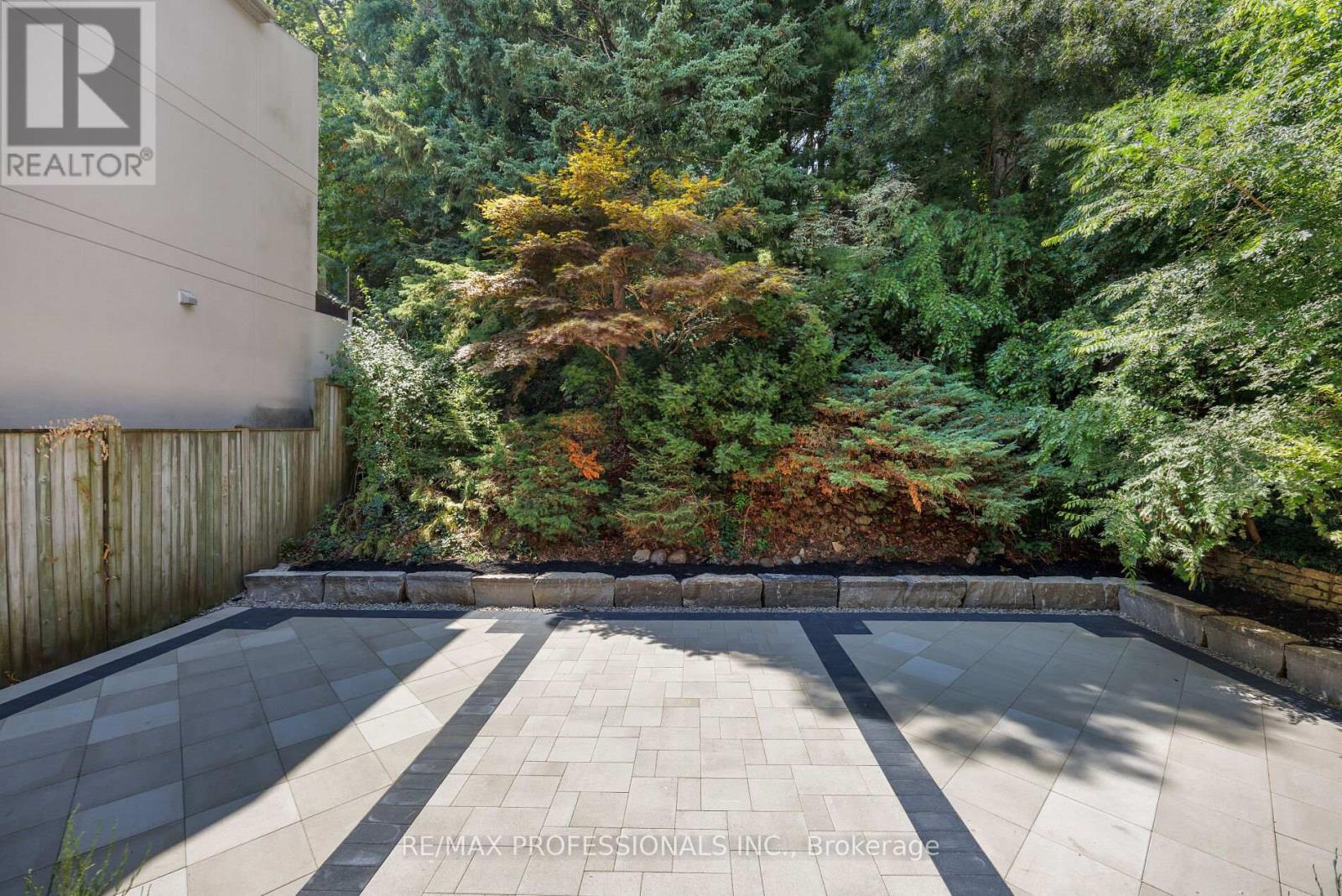 30 Dacre Crescent, Toronto, Ontario  M6S 2W1 - Photo 24 - W12552908