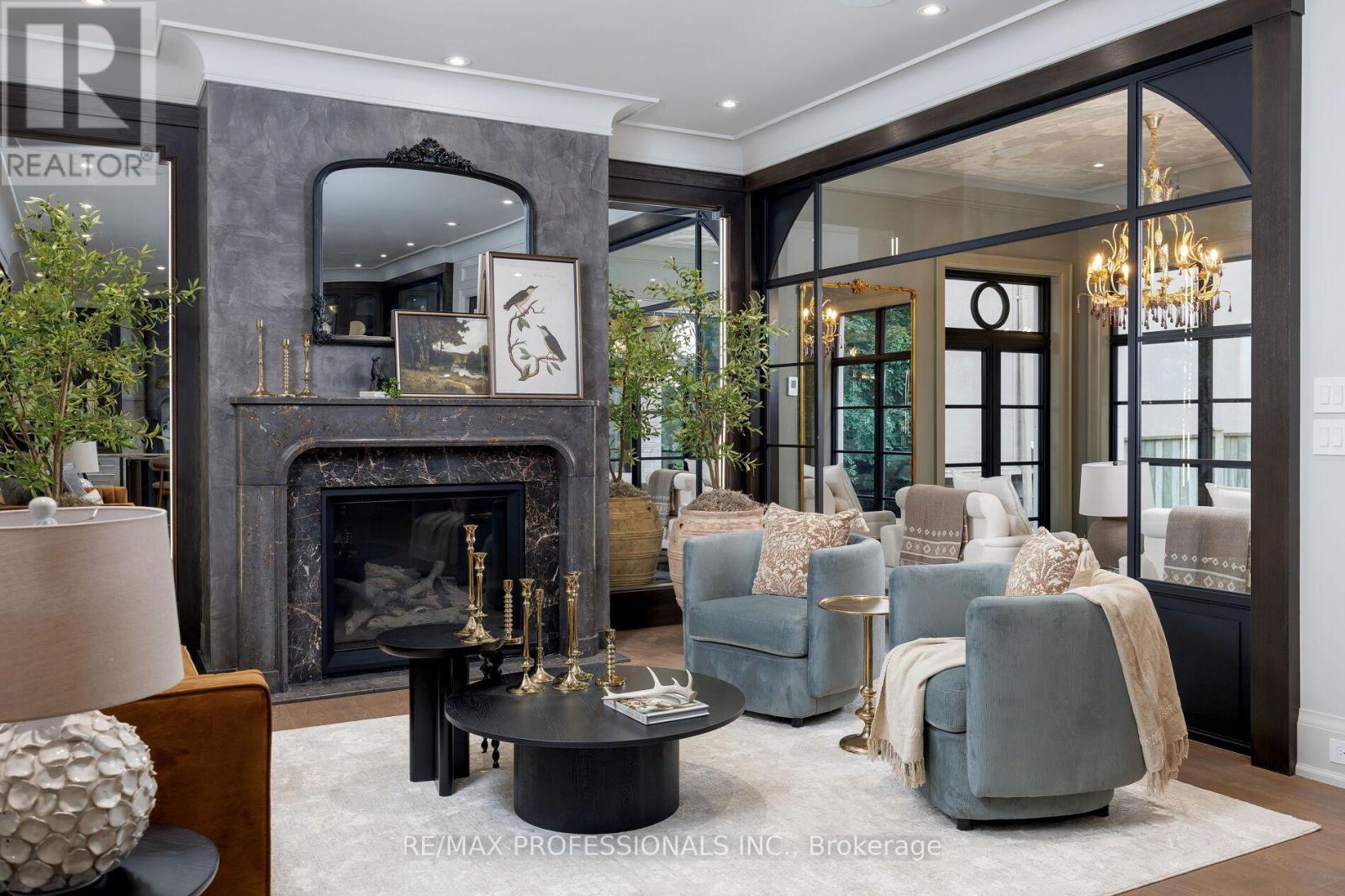 30 Dacre Crescent, Toronto, Ontario  M6S 2W1 - Photo 28 - W12552908