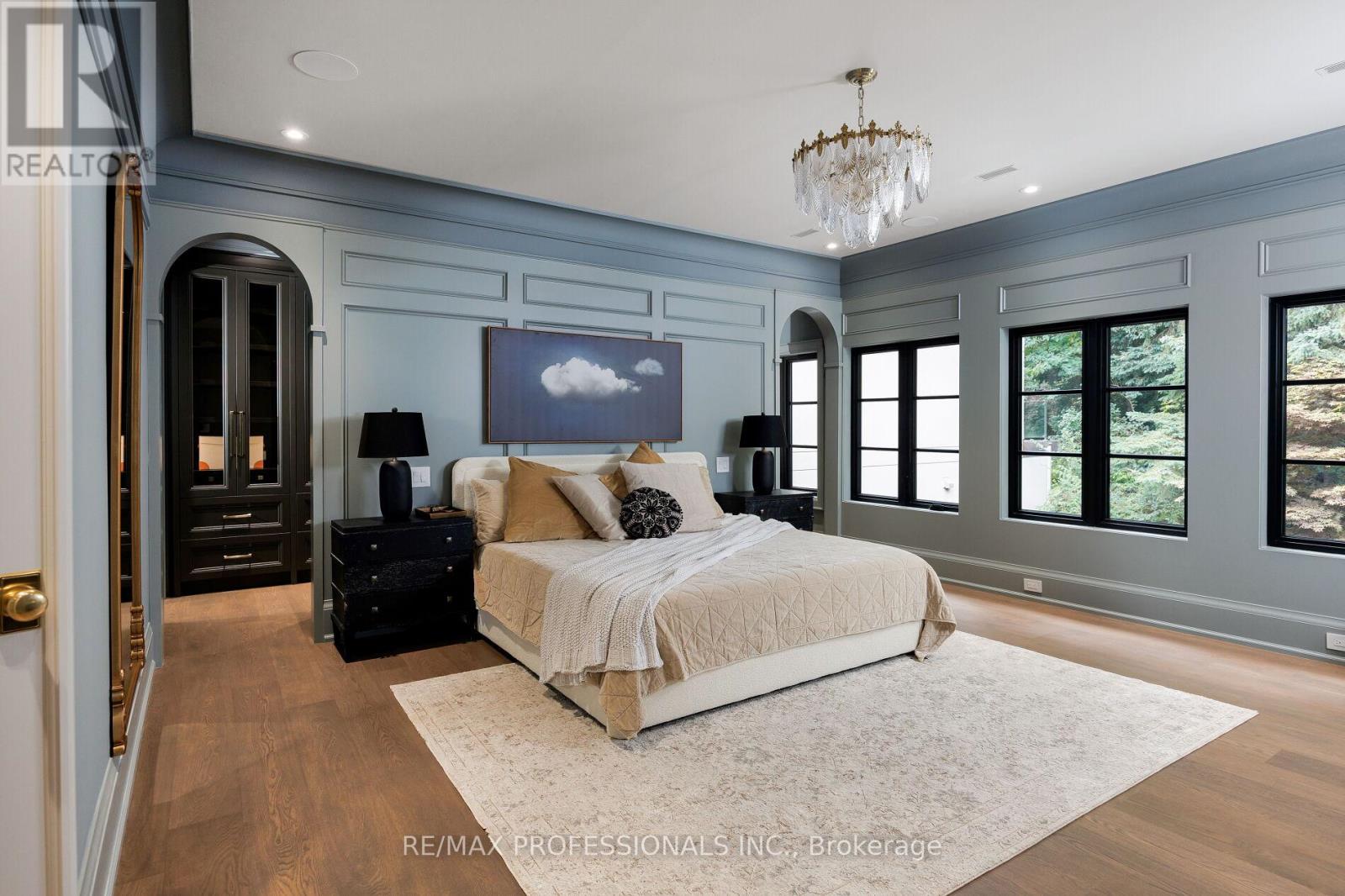 30 Dacre Crescent, Toronto, Ontario  M6S 2W1 - Photo 35 - W12552908