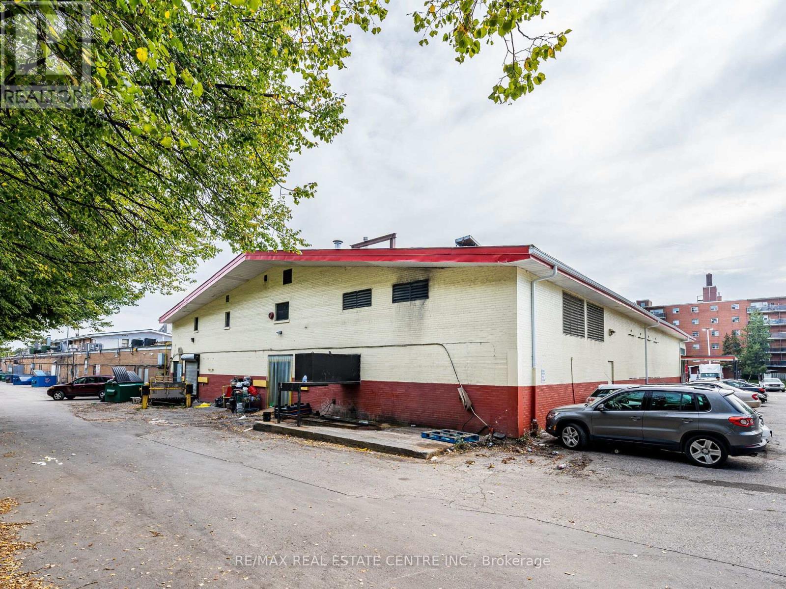 3445 Fieldgate Drive, Mississauga, Ontario L4X 2J4 - Photo 17 - W12552938