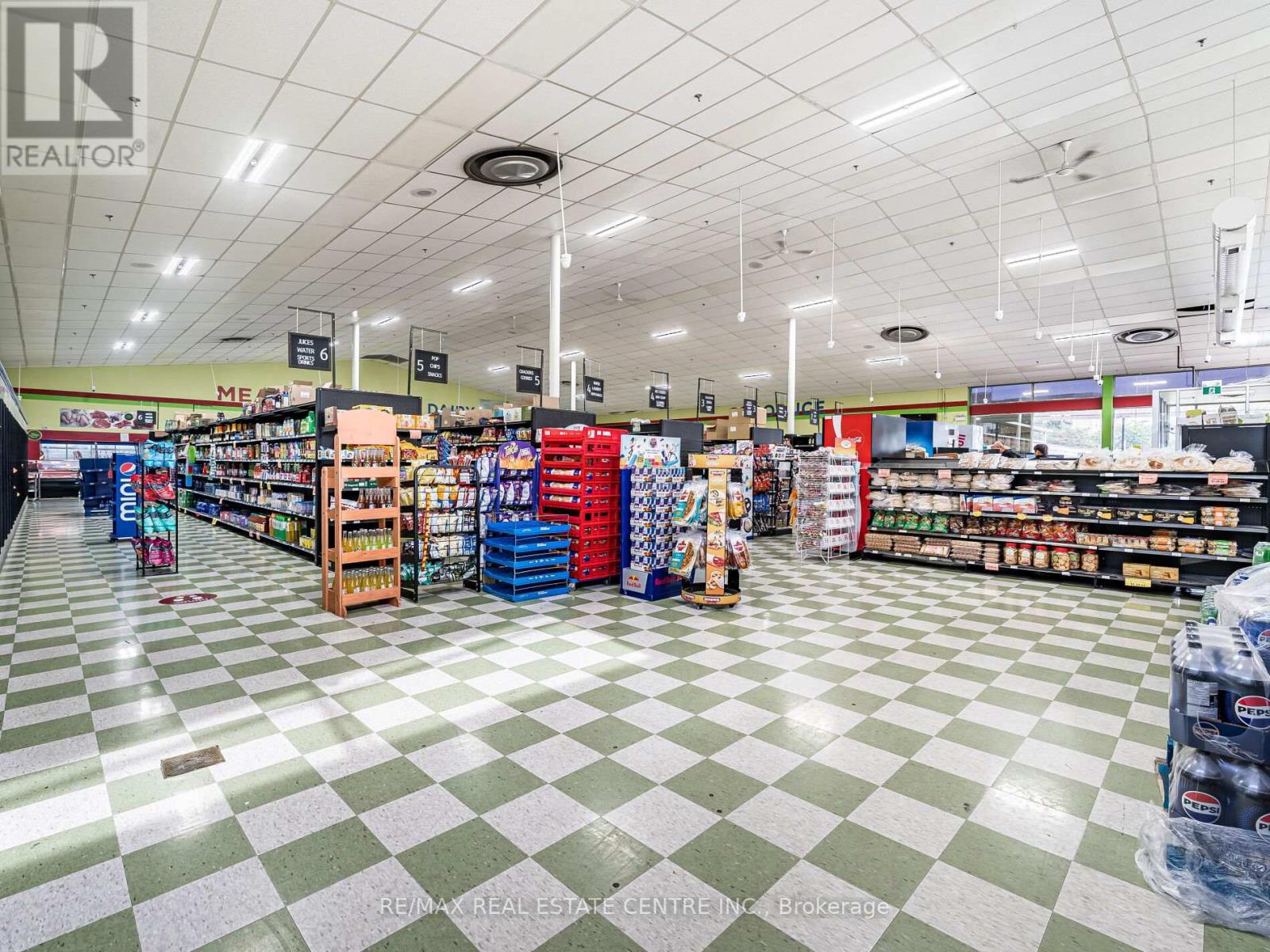 3445 Fieldgate Drive, Mississauga, Ontario L4X 2J4 - Photo 8 - W12552938