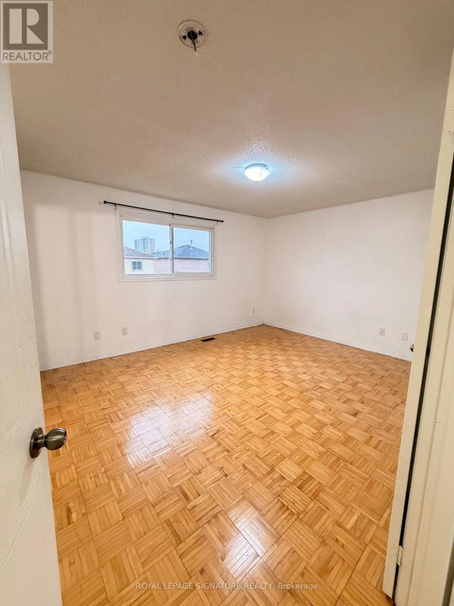 UPPER - 64 WOODSIDE COURT, Brampton, Ontario