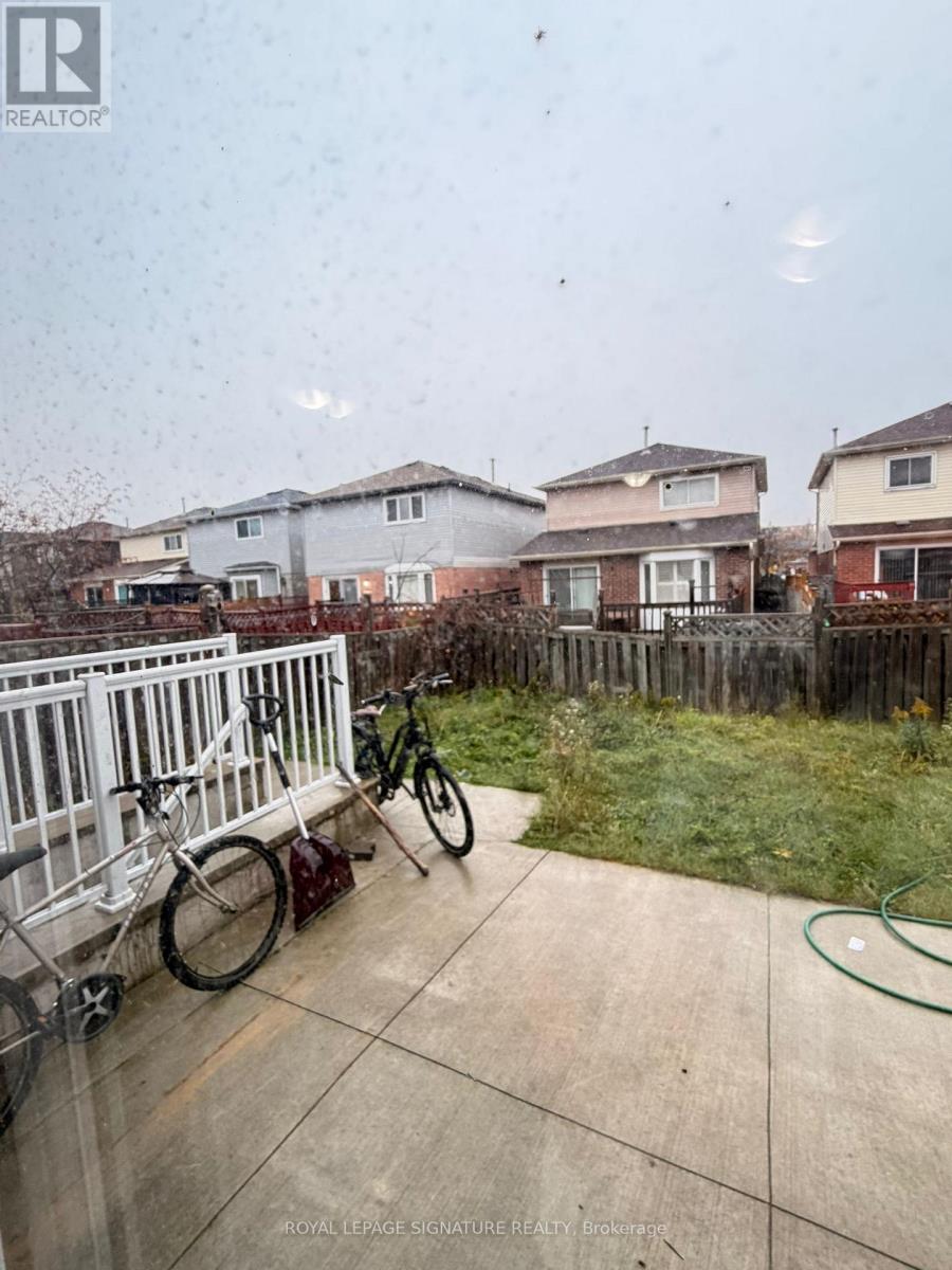 Upper - 64 Woodside Court, Brampton, Ontario  L6Y 3Z1 - Photo 12 - W12552948