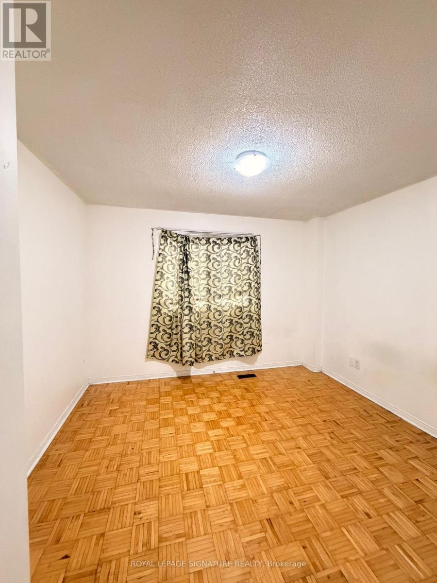 Upper - 64 Woodside Court, Brampton, Ontario  L6Y 3Z1 - Photo 17 - W12552948