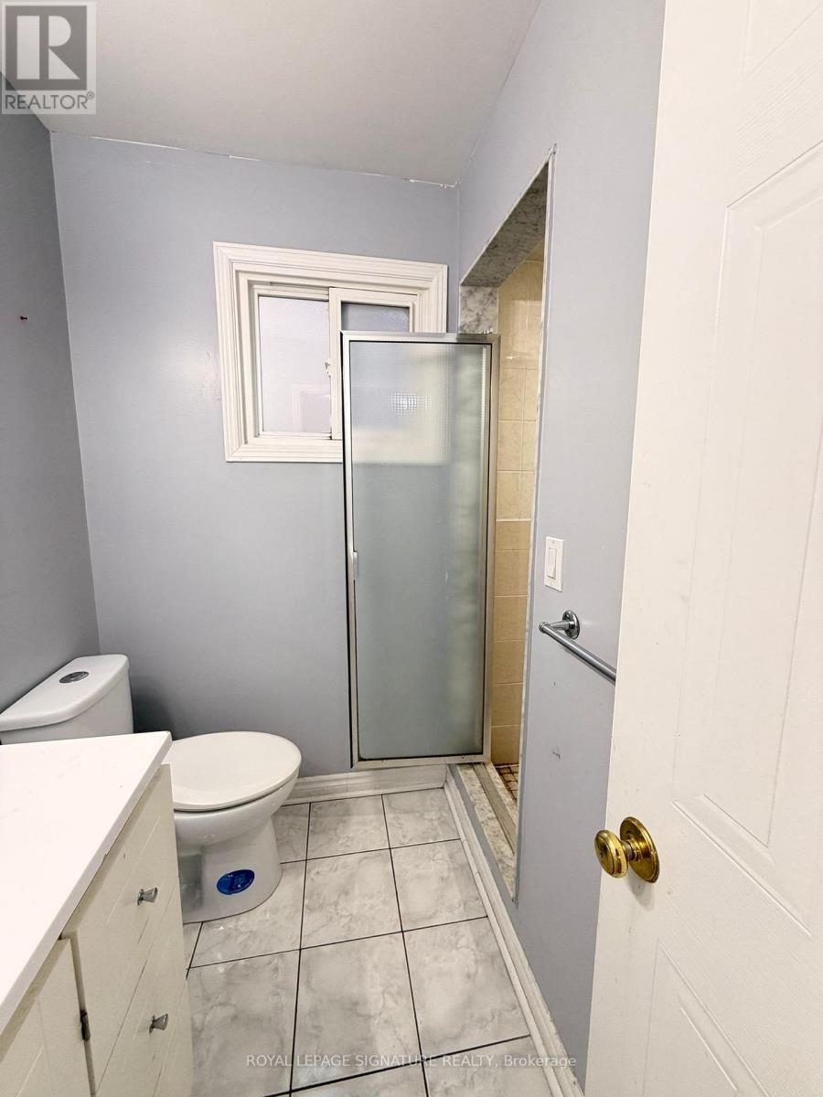 Upper - 64 Woodside Court, Brampton, Ontario  L6Y 3Z1 - Photo 8 - W12552948