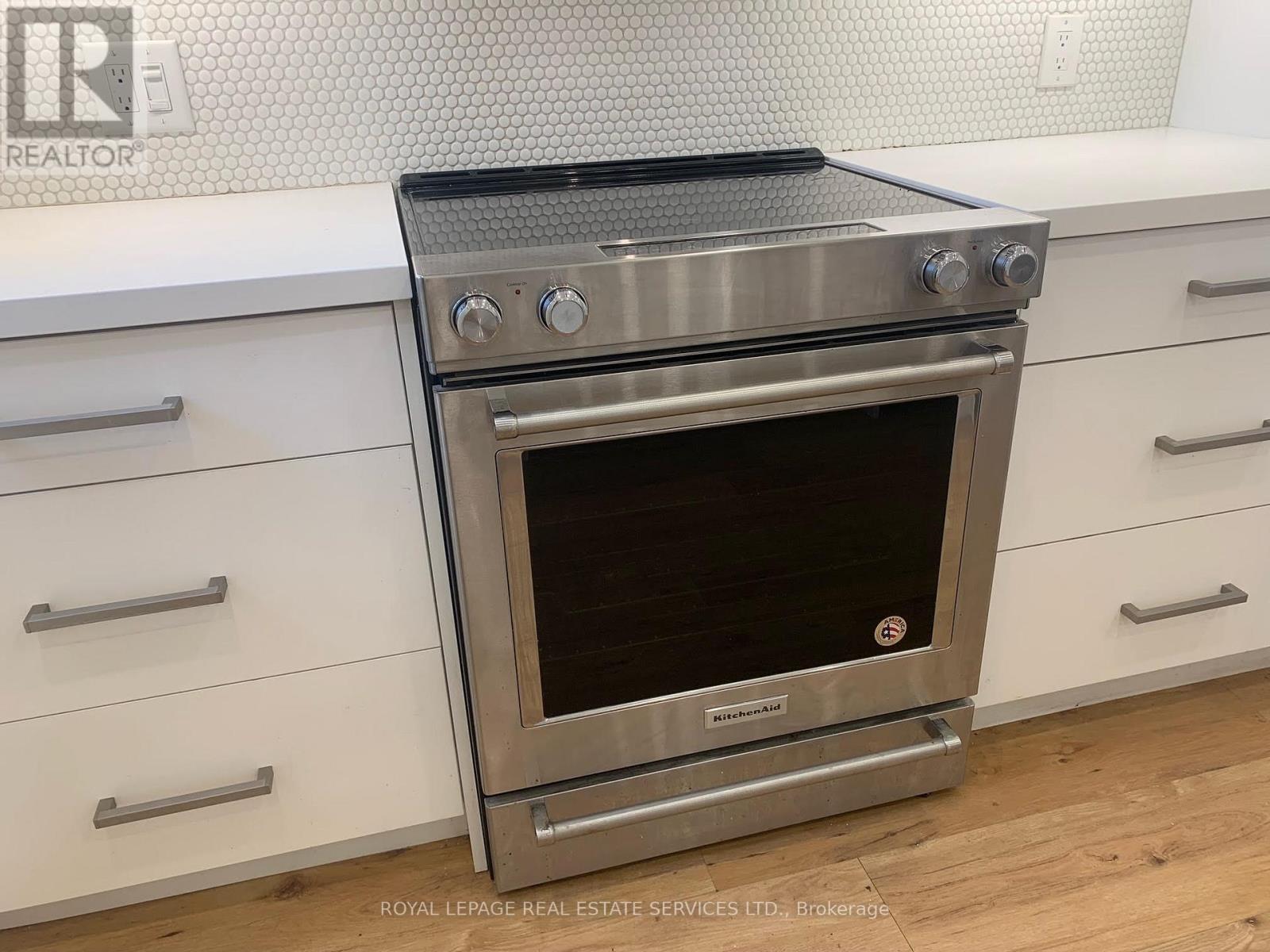 2nd Flr - 537 Runnymede Road, Toronto, Ontario  M6S 2Z8 - Photo 4 - W12551136