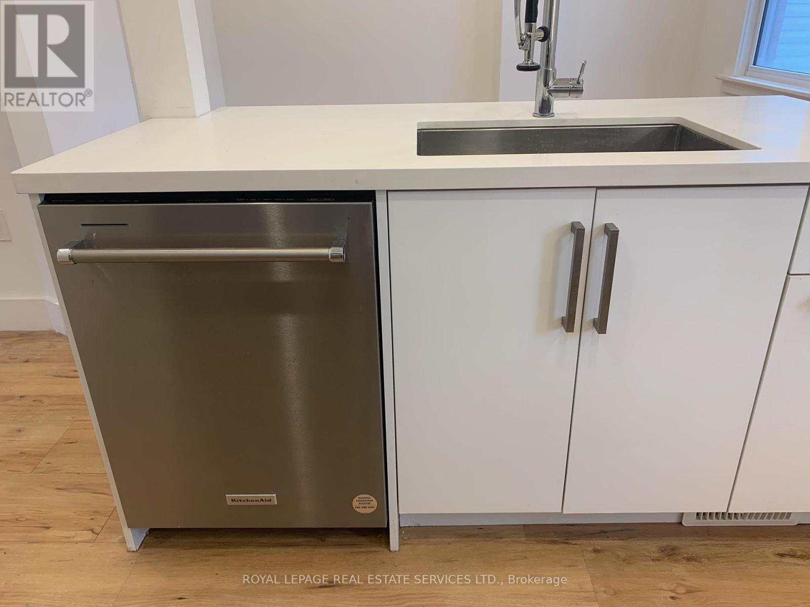 2nd Flr - 537 Runnymede Road, Toronto, Ontario  M6S 2Z8 - Photo 5 - W12551136